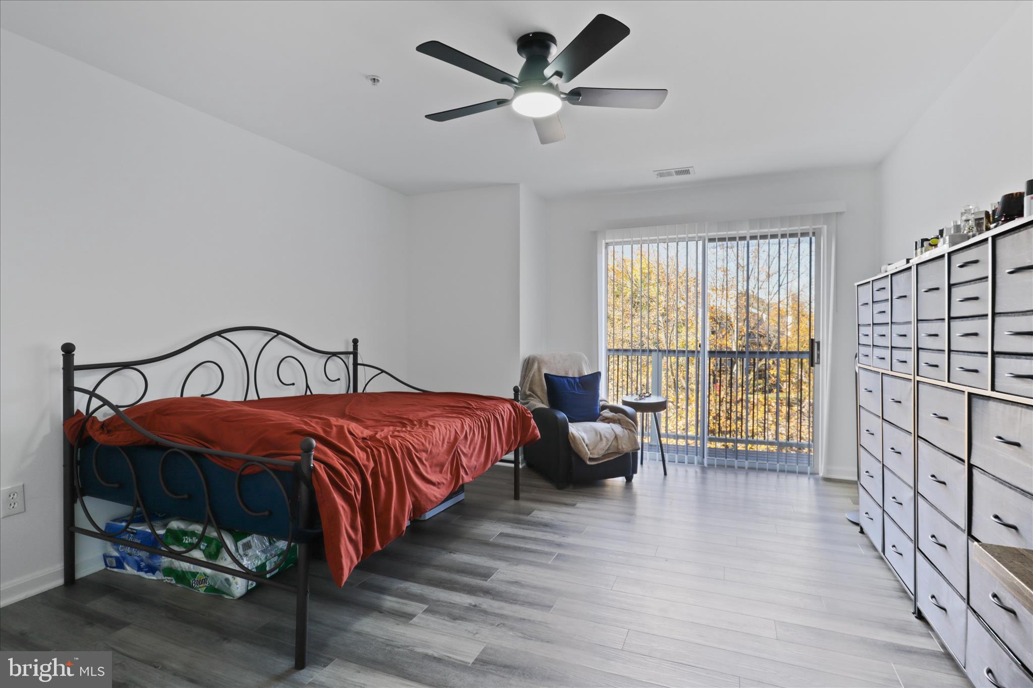 ASHBURN VILLAGE - Residential