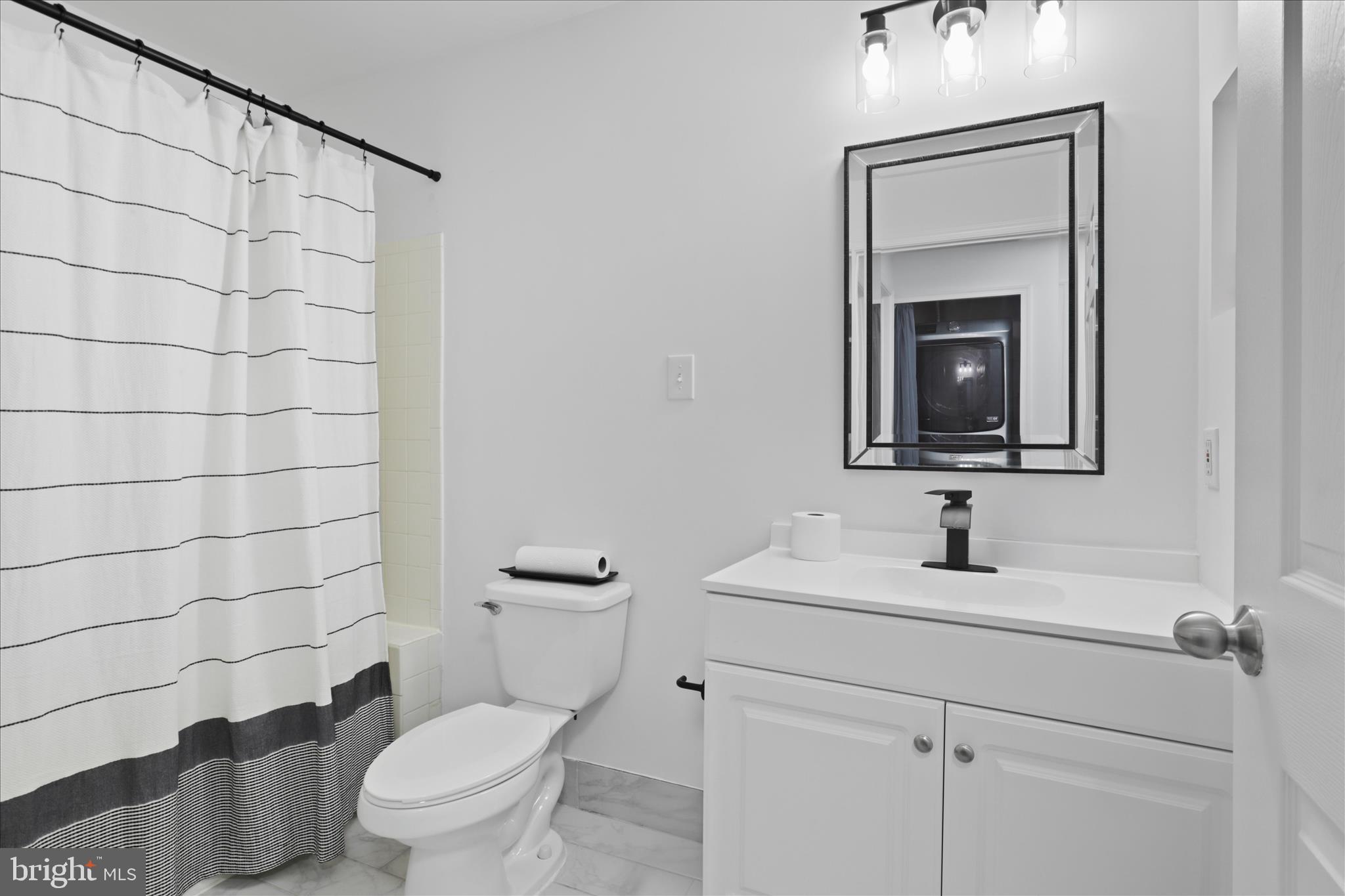 ASHBURN VILLAGE - Residential