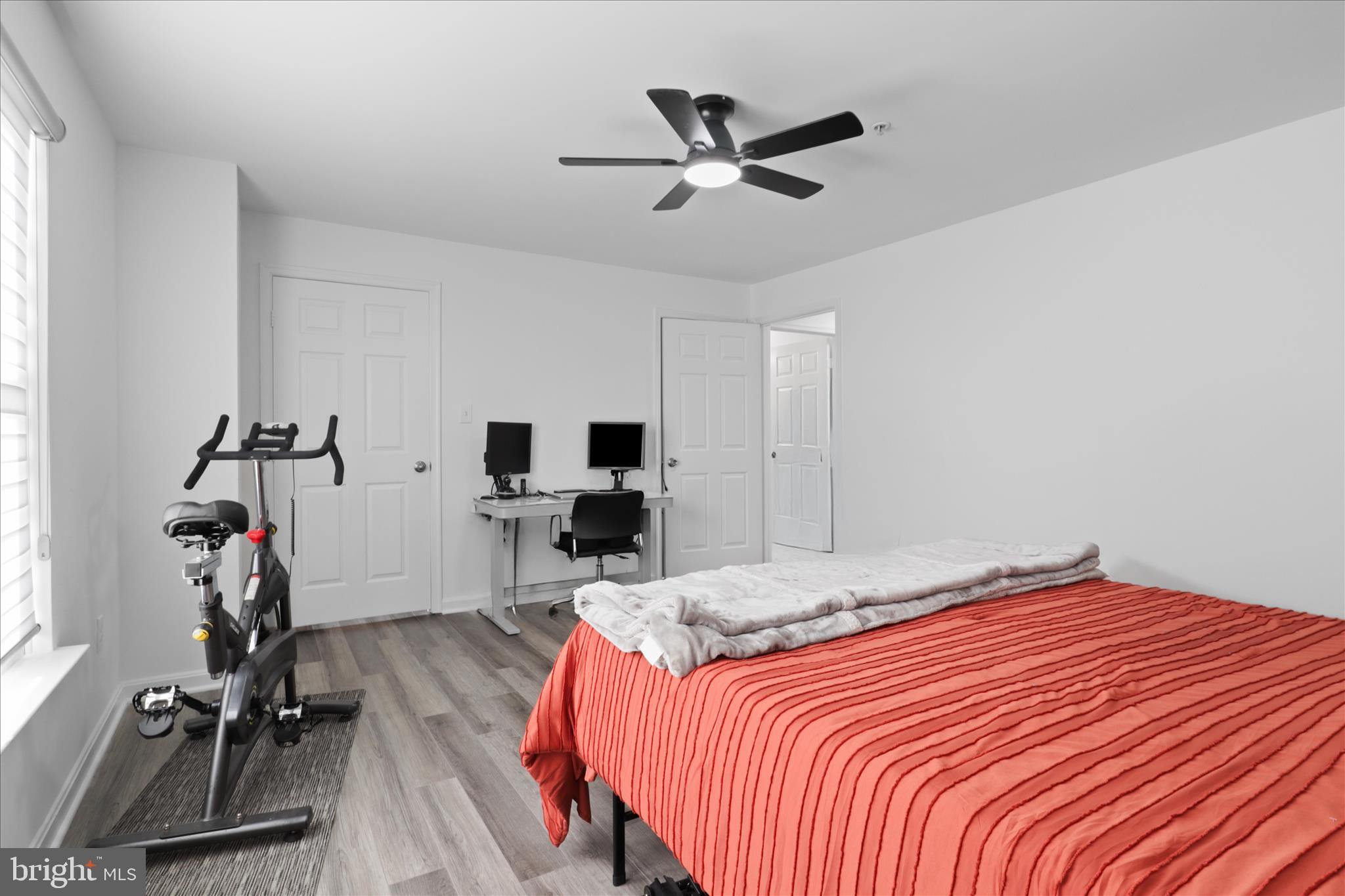 ASHBURN VILLAGE - Residential