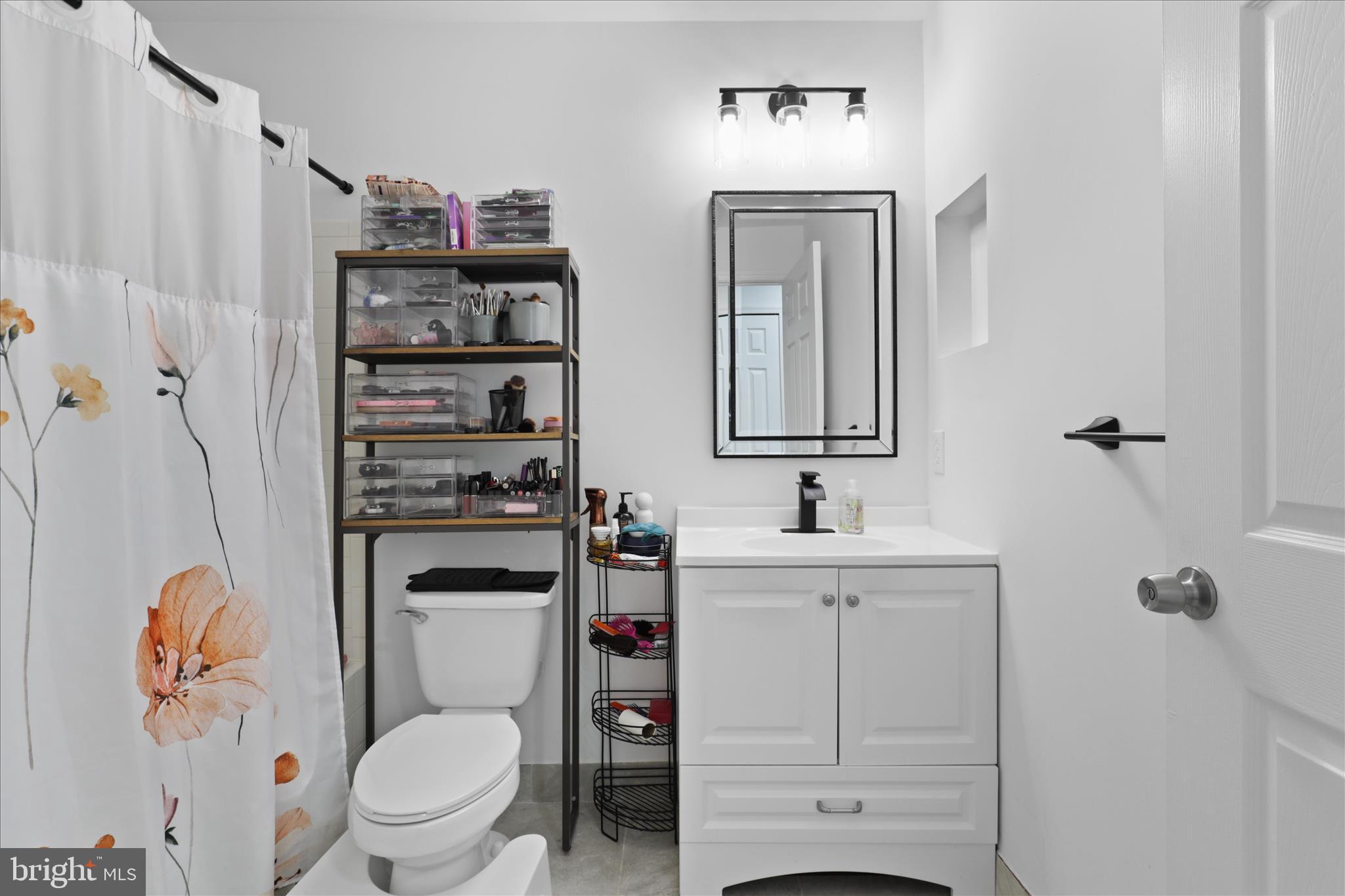 ASHBURN VILLAGE - Residential