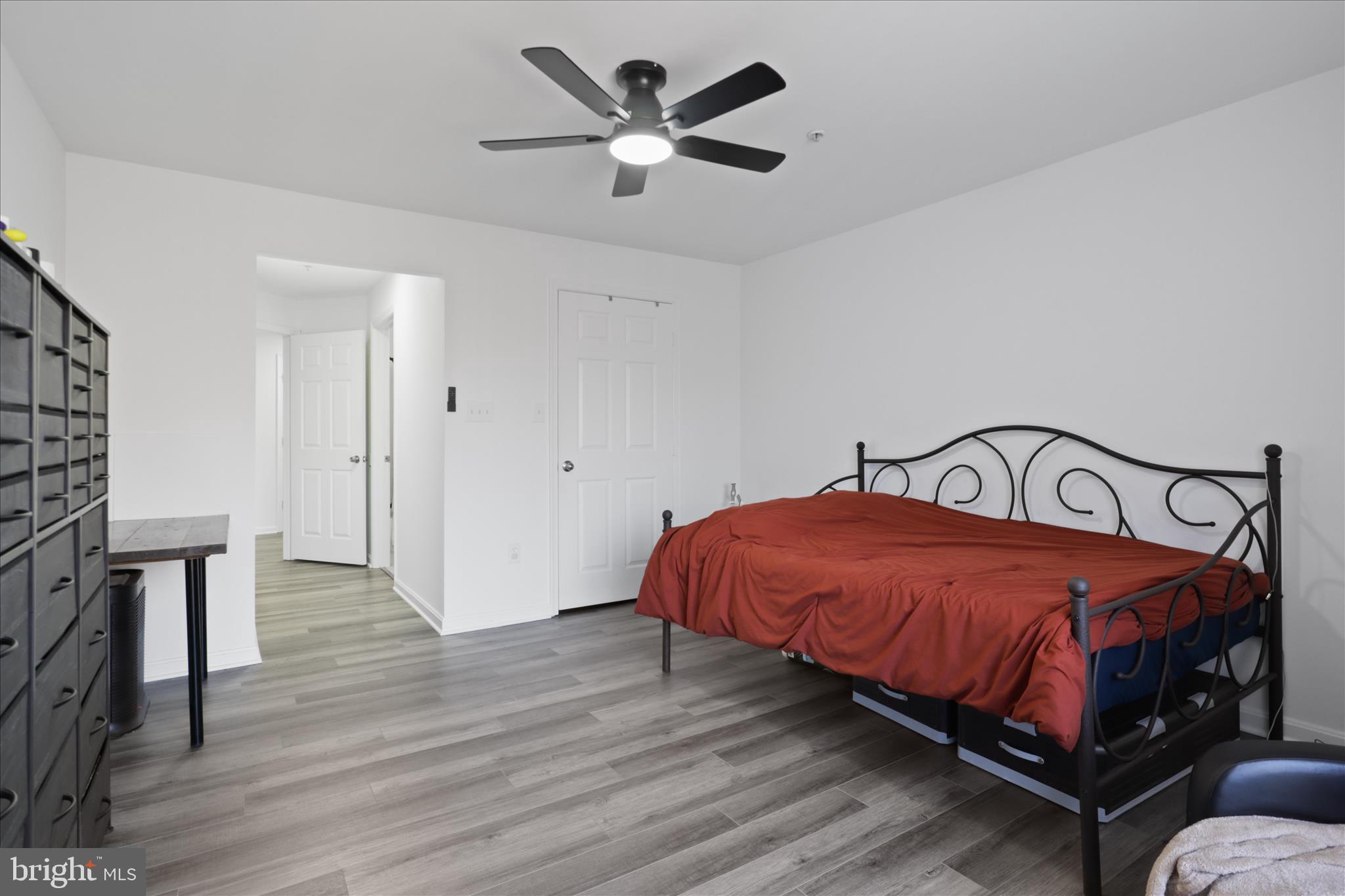 ASHBURN VILLAGE - Residential