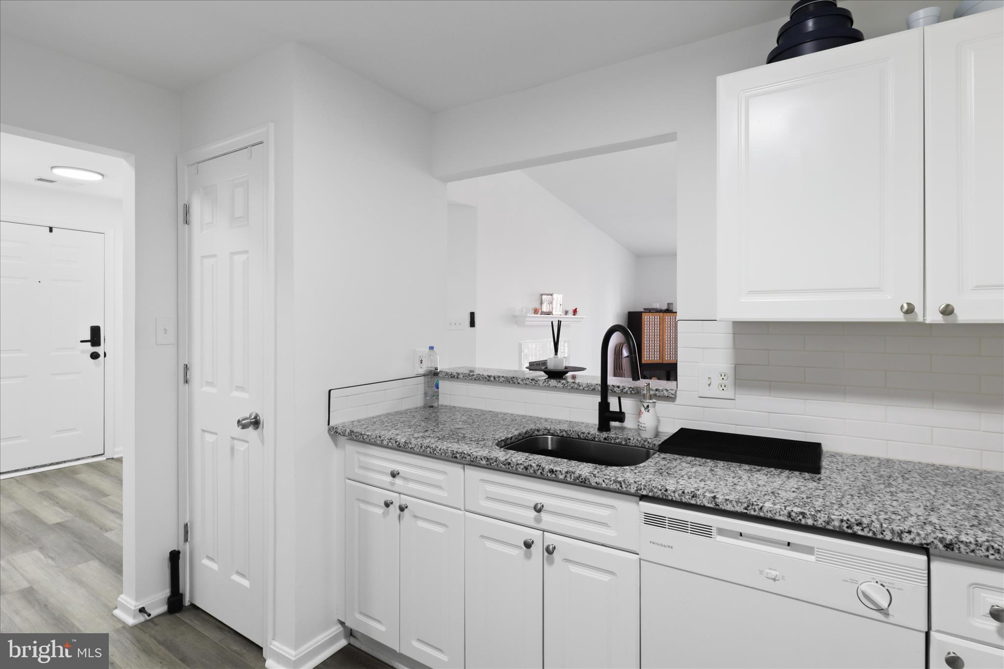 ASHBURN VILLAGE - Residential