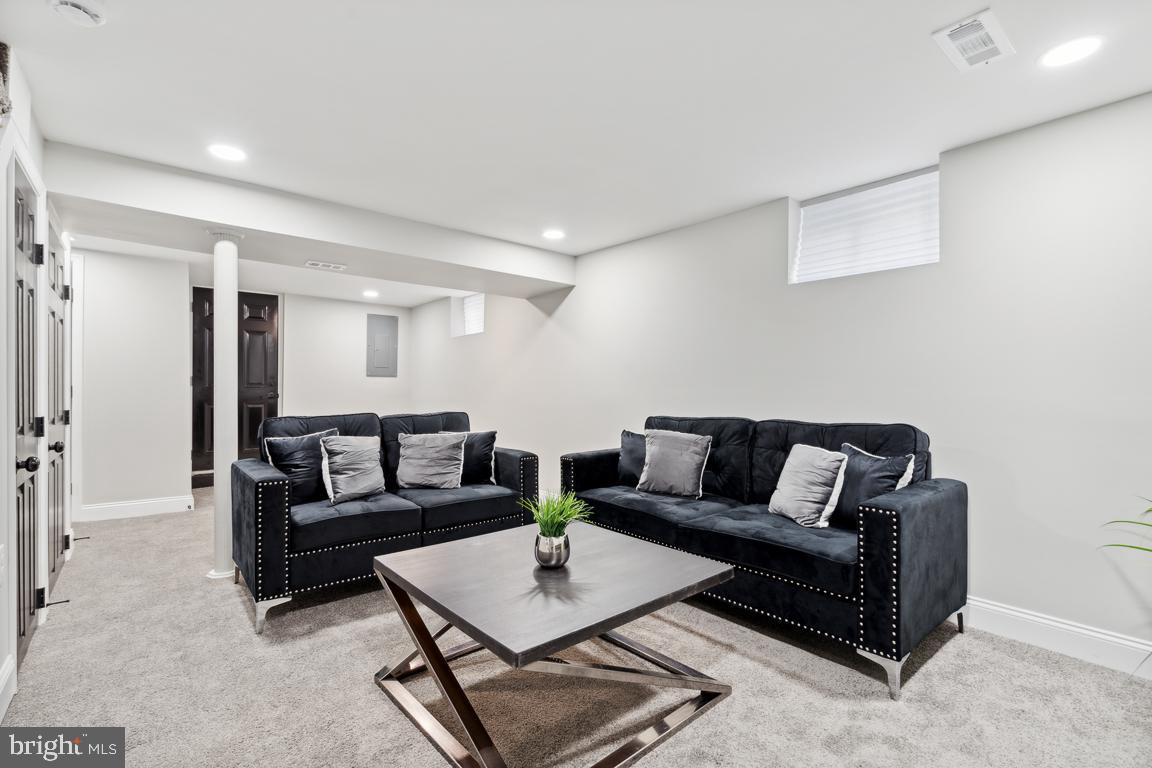 LAURAVILLE HISTORIC DISTRICT - Residential