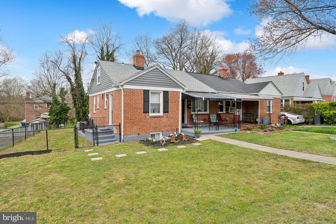 LAURAVILLE HISTORIC DISTRICT - Residential