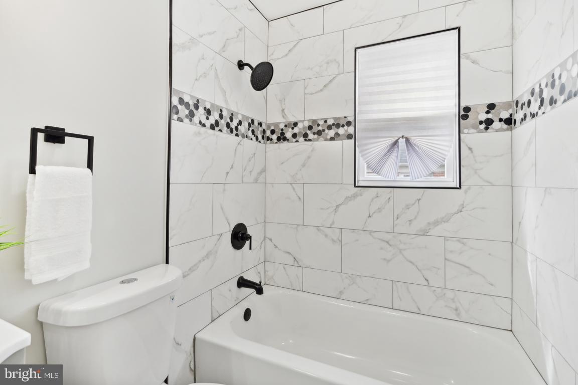 LAURAVILLE HISTORIC DISTRICT - Residential