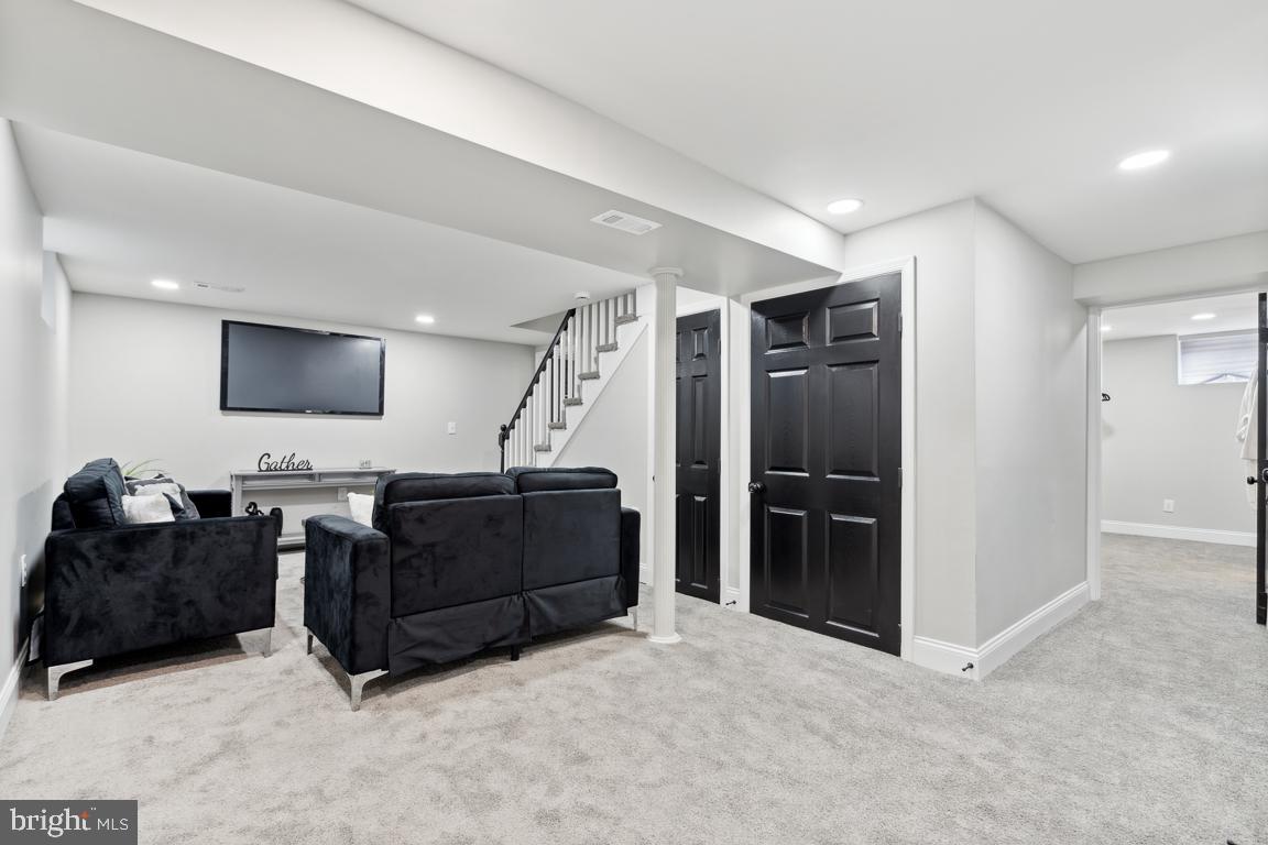 LAURAVILLE HISTORIC DISTRICT - Residential