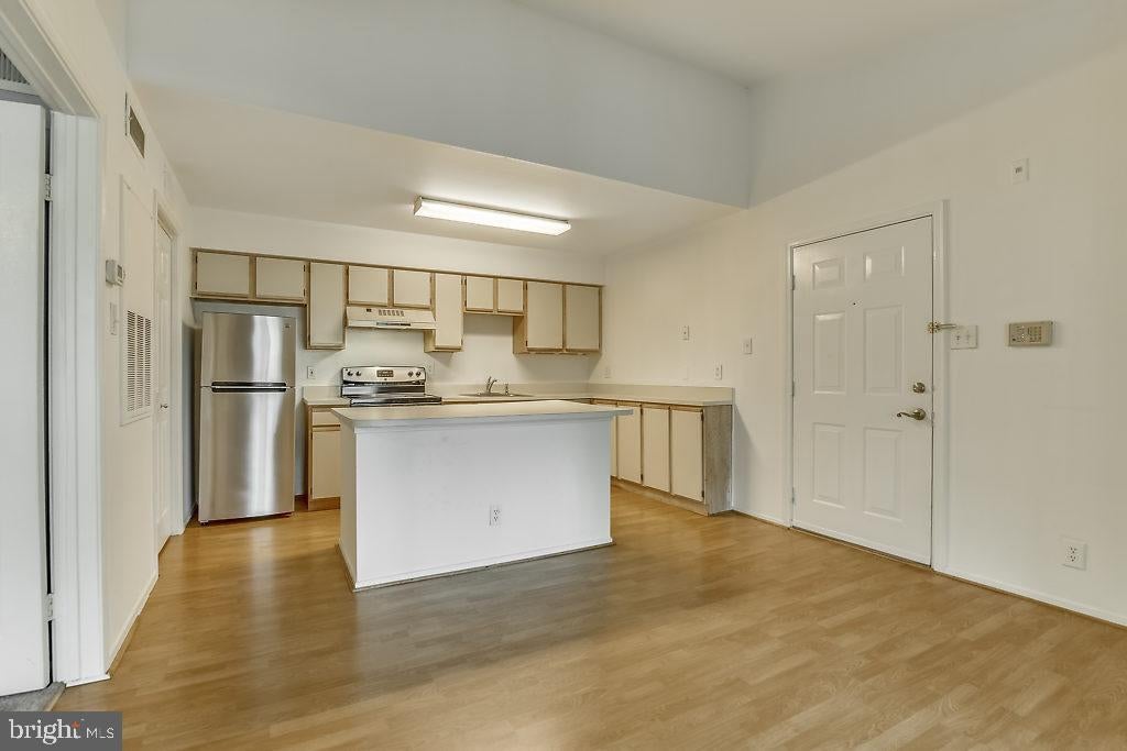 3305 WYNDHAM CIRCLE 353