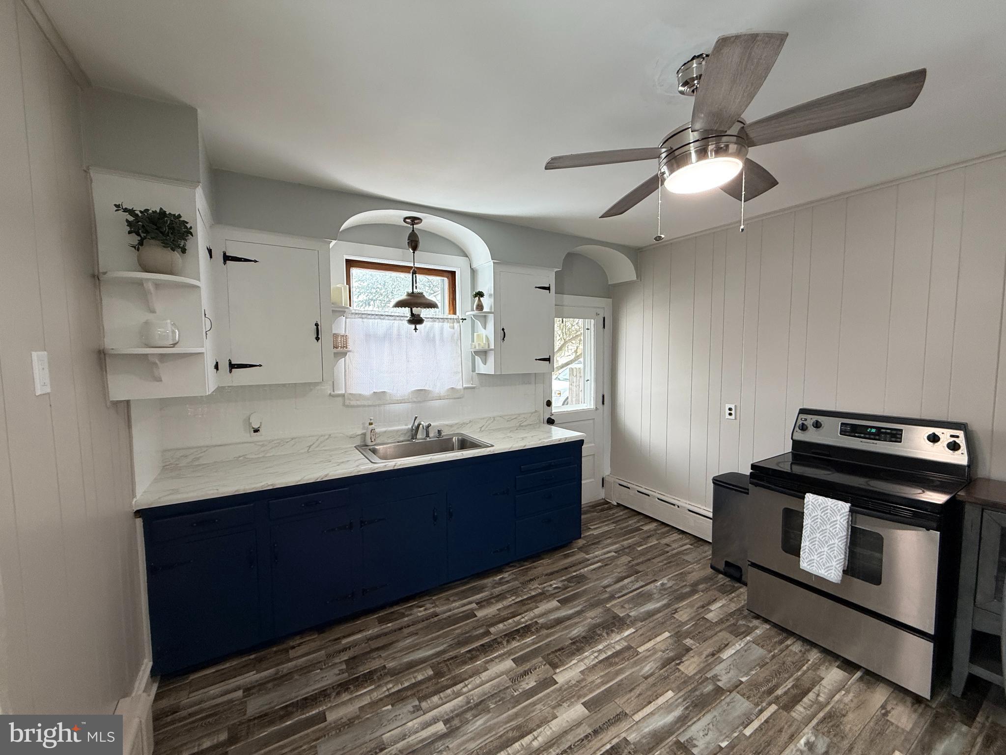 412 LIPPINCOTT AVENUE