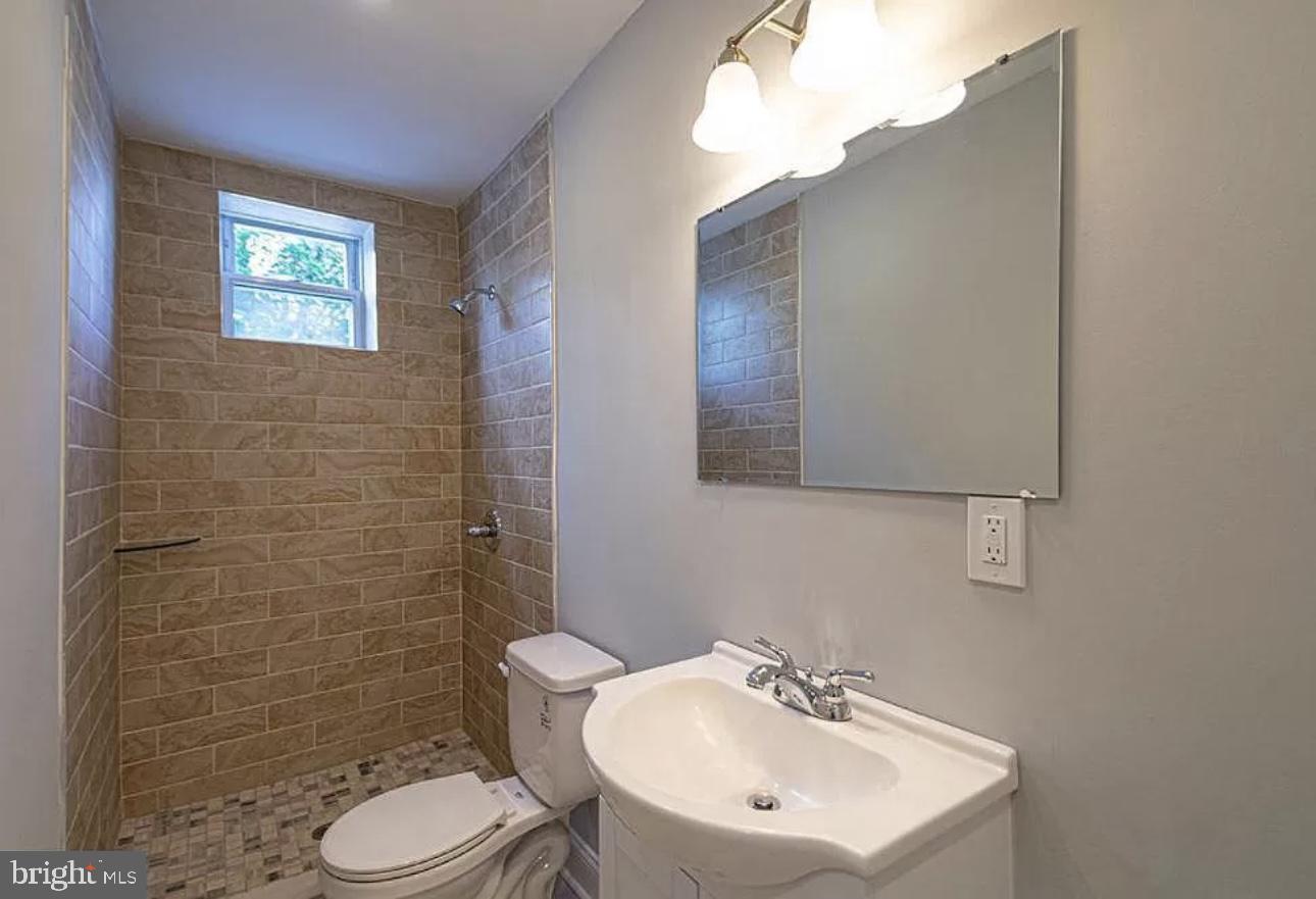 FAIRMOUNT - Residential Lease