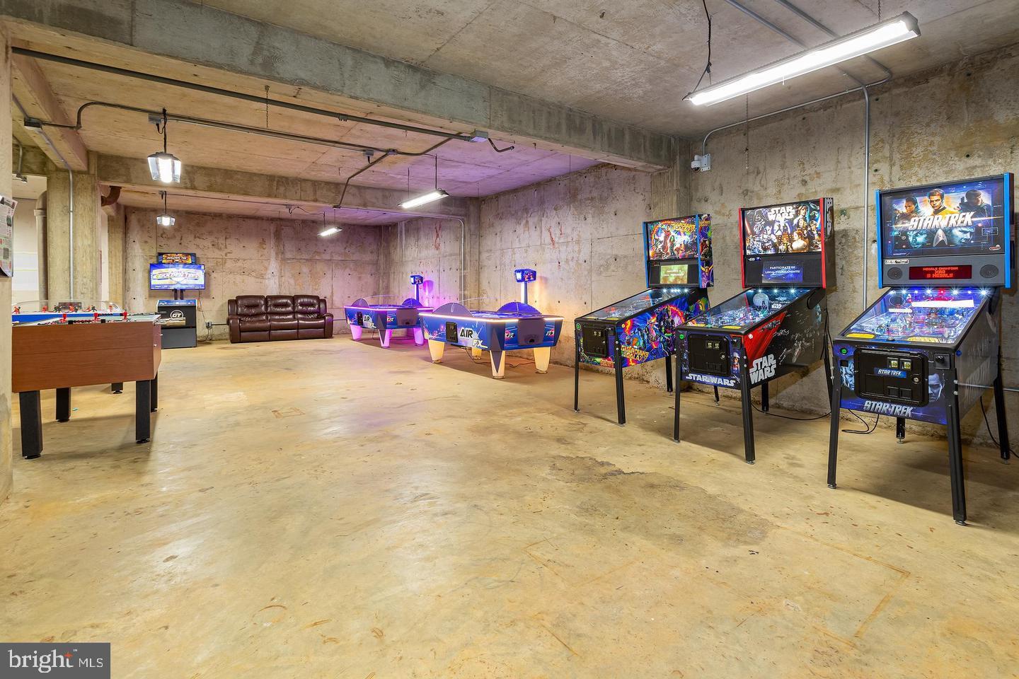 FORTY SIX HUNDRED - Residential