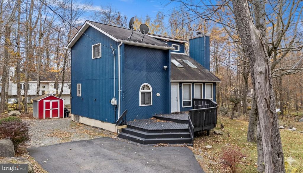 Photo of 4758 Brentwood Drive, TOBYHANNA, PA 18466 (MLS # PAMR2005802)