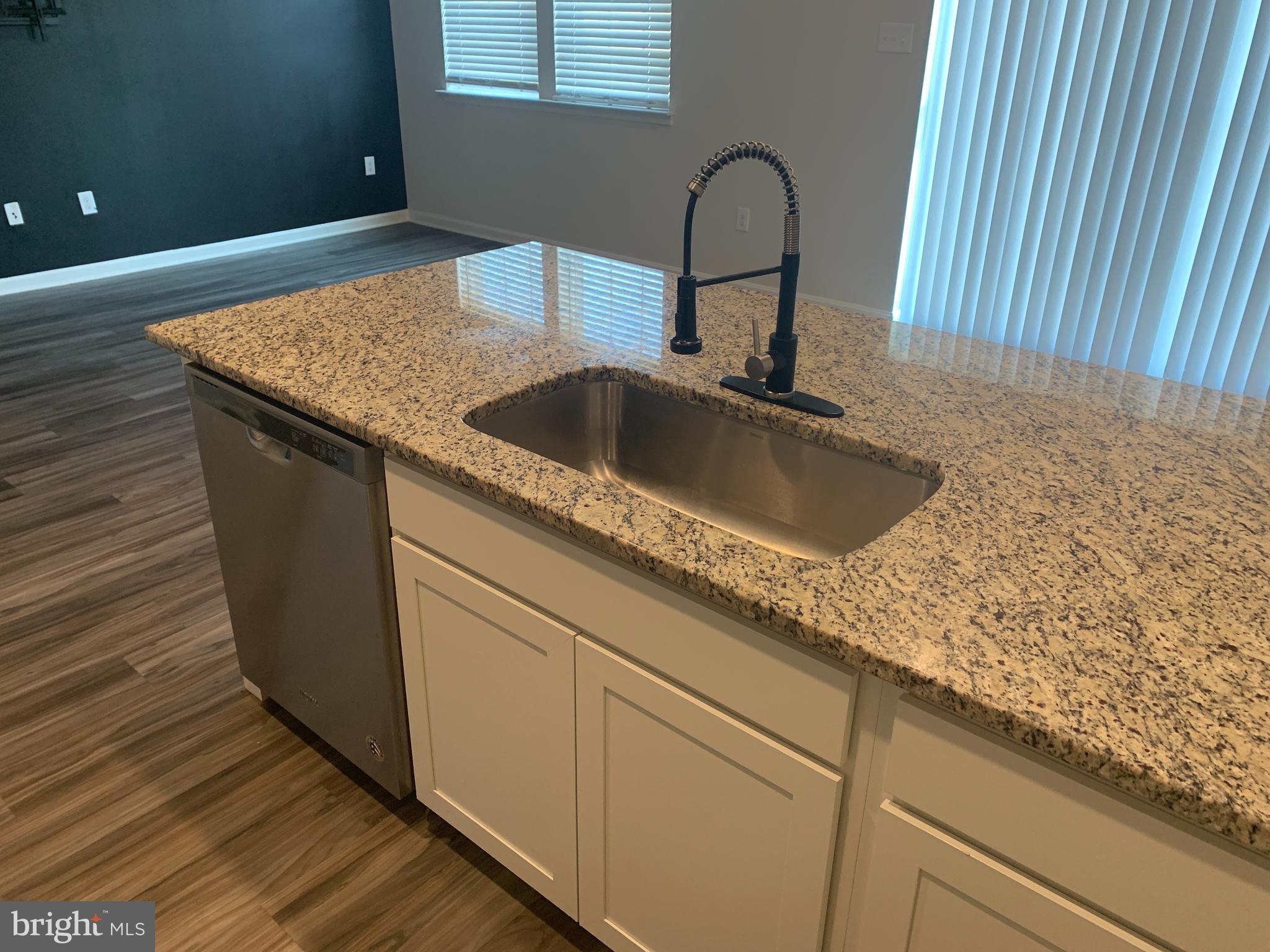 LOCUST RUN - Residential Lease