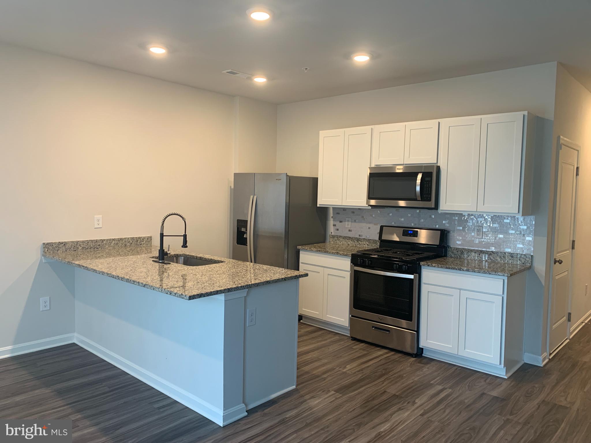 LOCUST RUN - Residential Lease