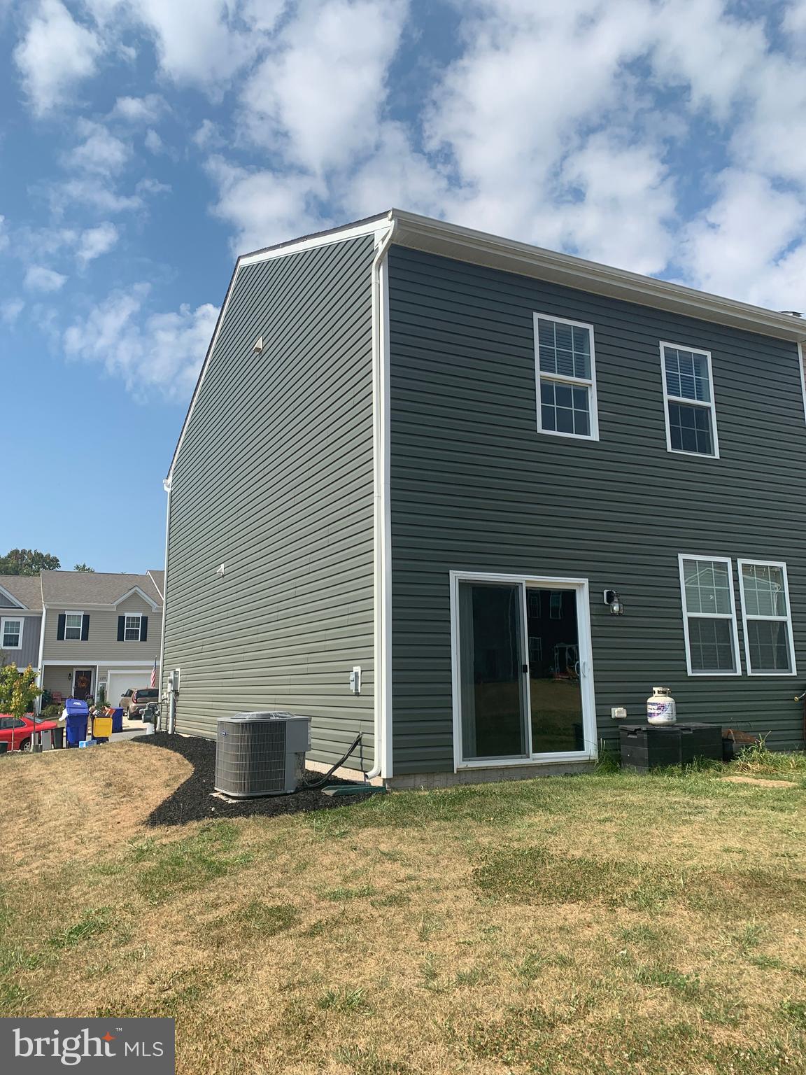 LOCUST RUN - Residential Lease