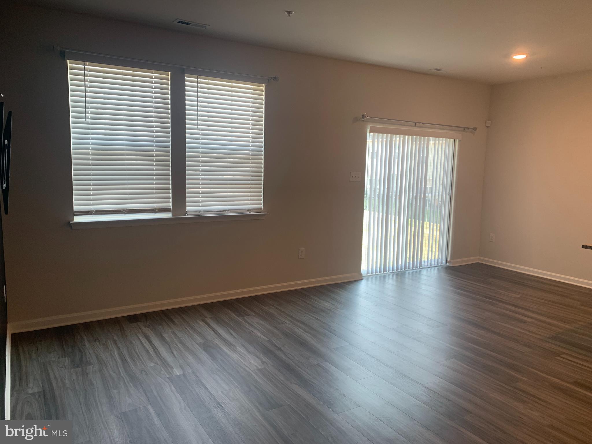 LOCUST RUN - Residential Lease