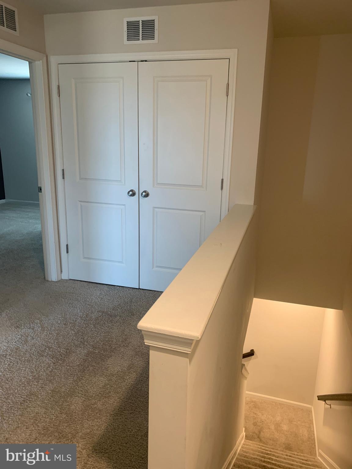 LOCUST RUN - Residential Lease