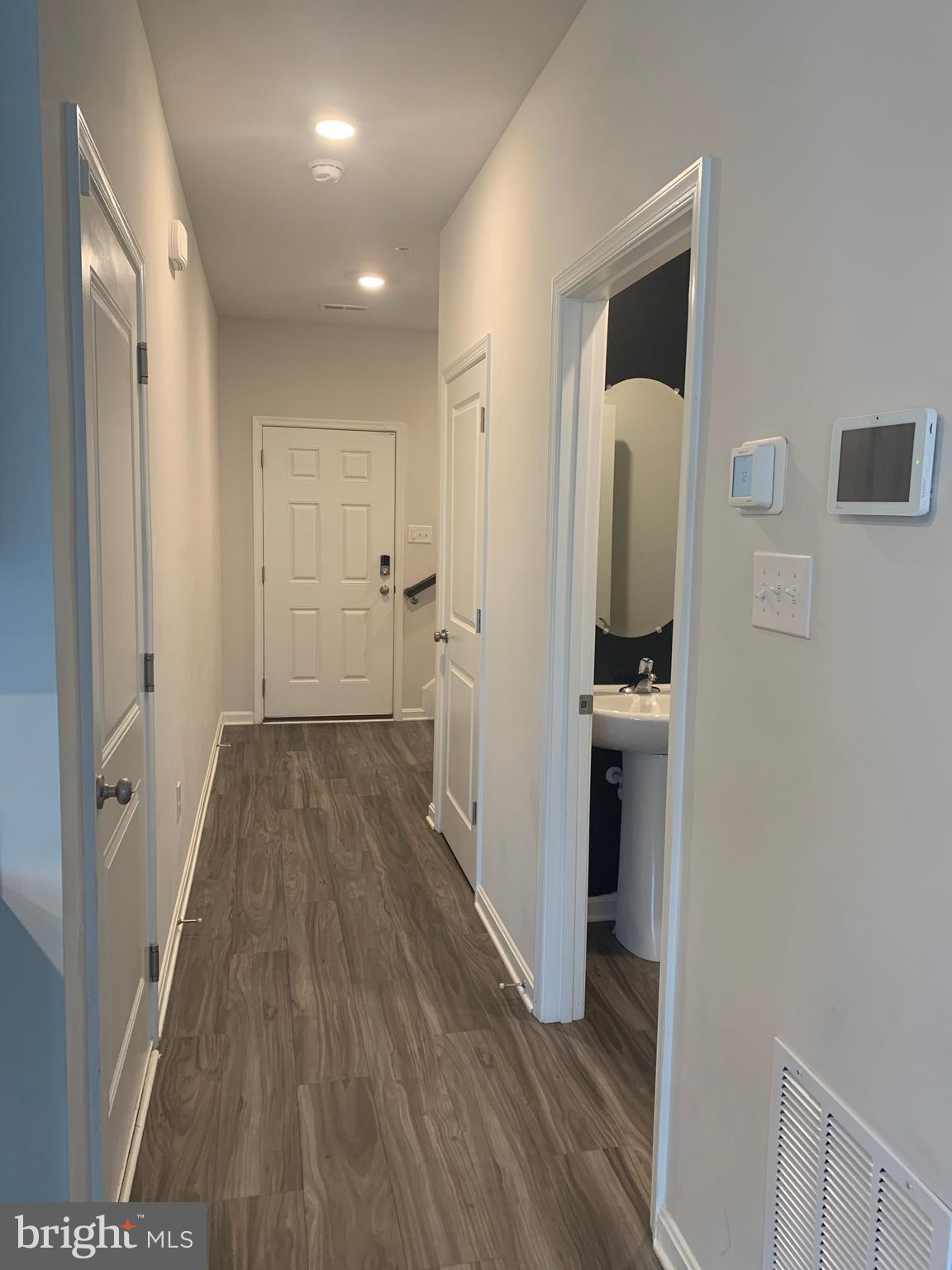 LOCUST RUN - Residential Lease