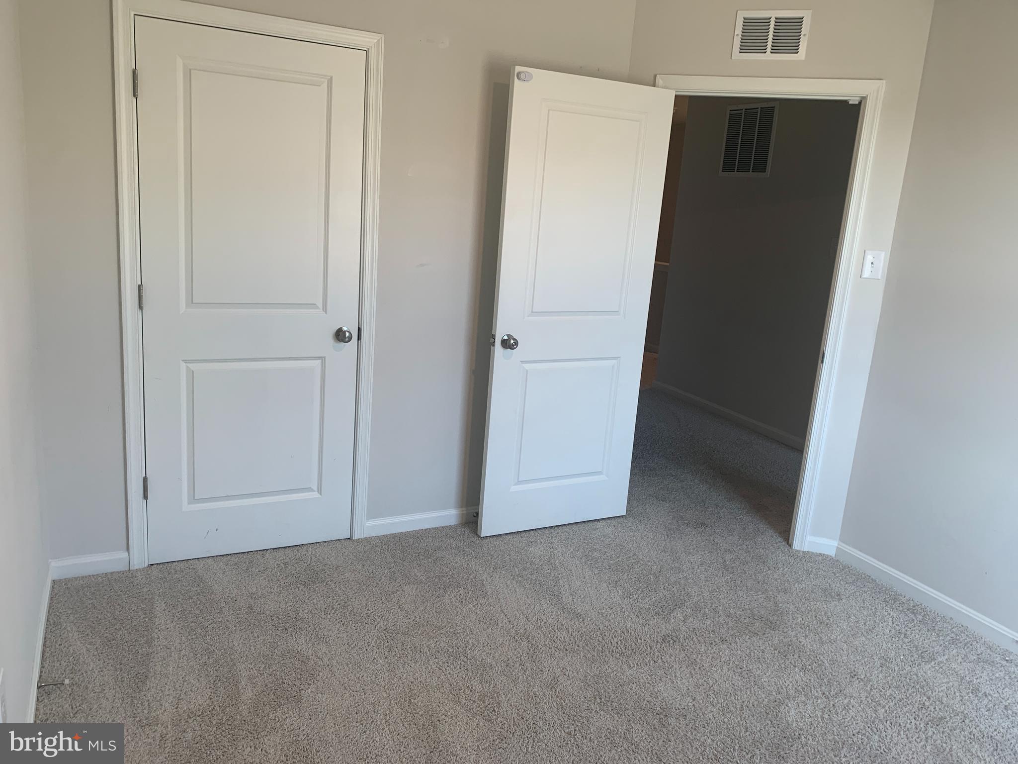 LOCUST RUN - Residential Lease