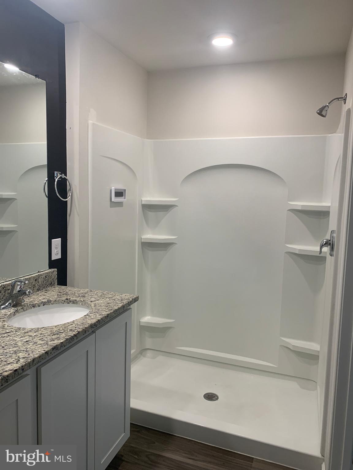 LOCUST RUN - Residential Lease