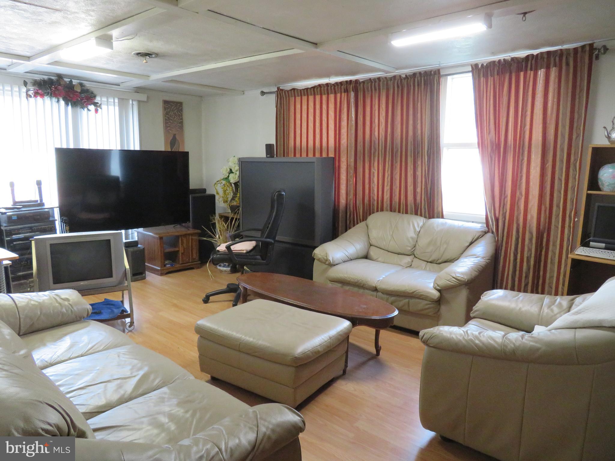 MARILYN PARK - Residential