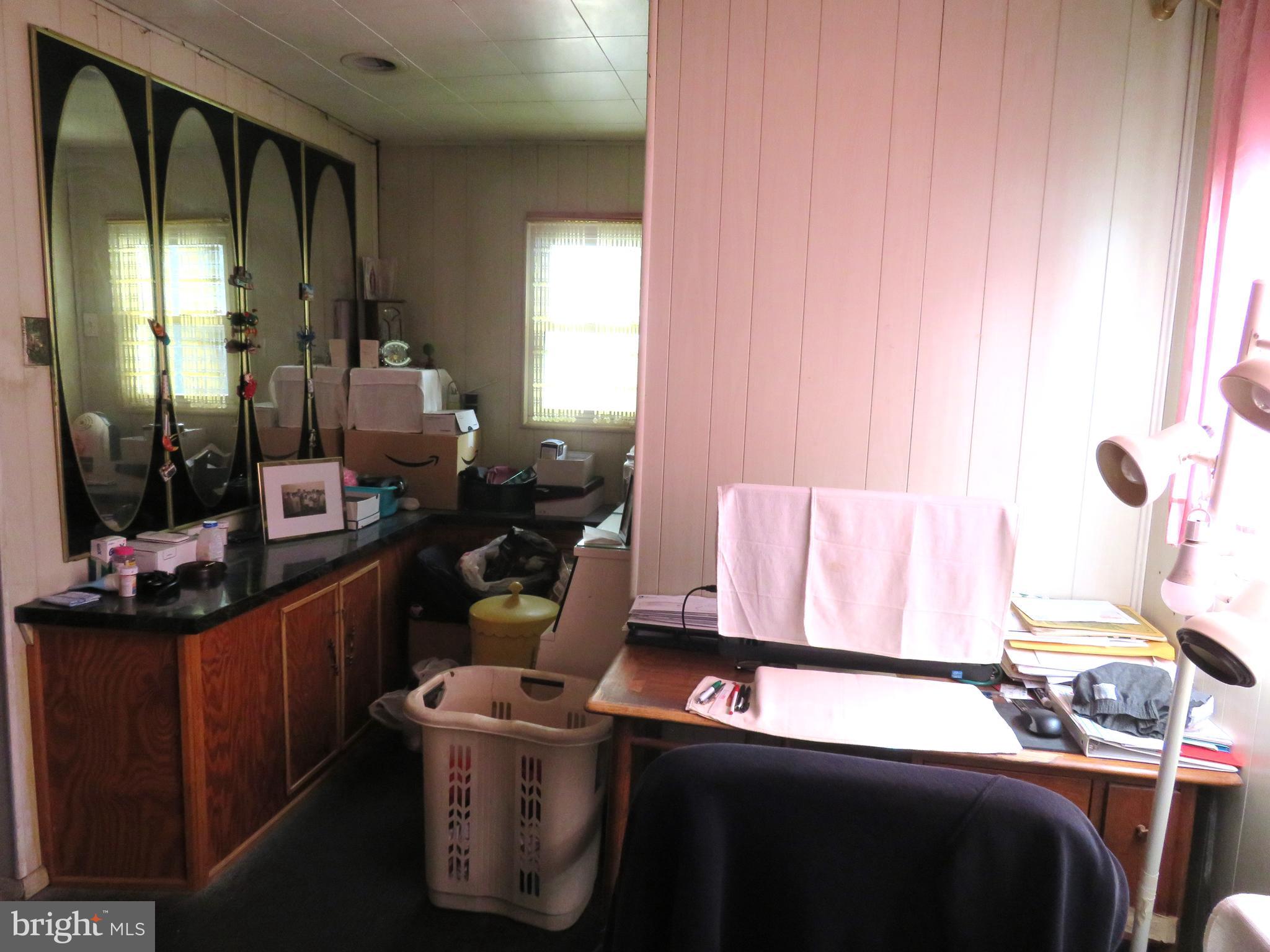 MARILYN PARK - Residential