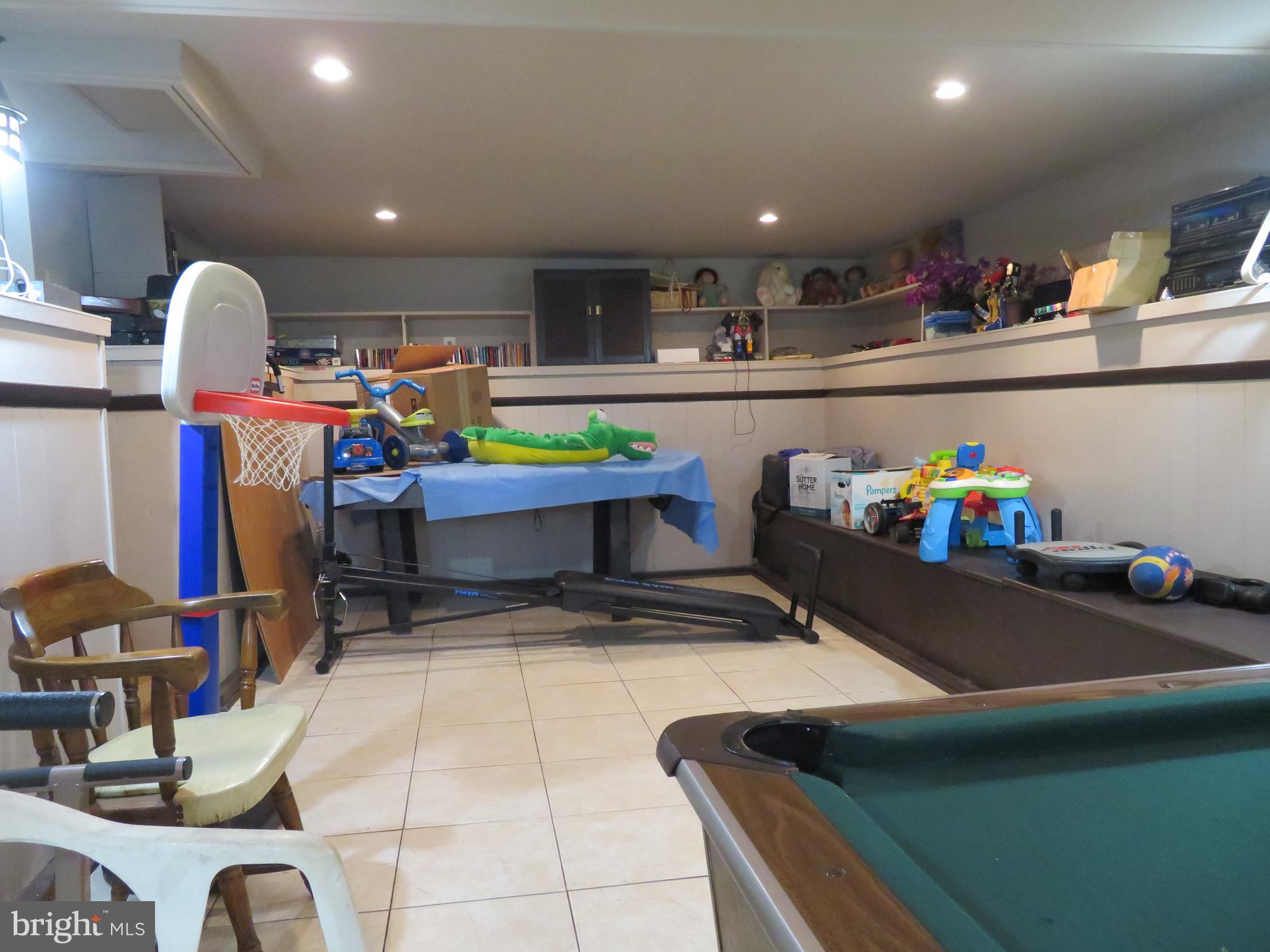 MARILYN PARK - Residential