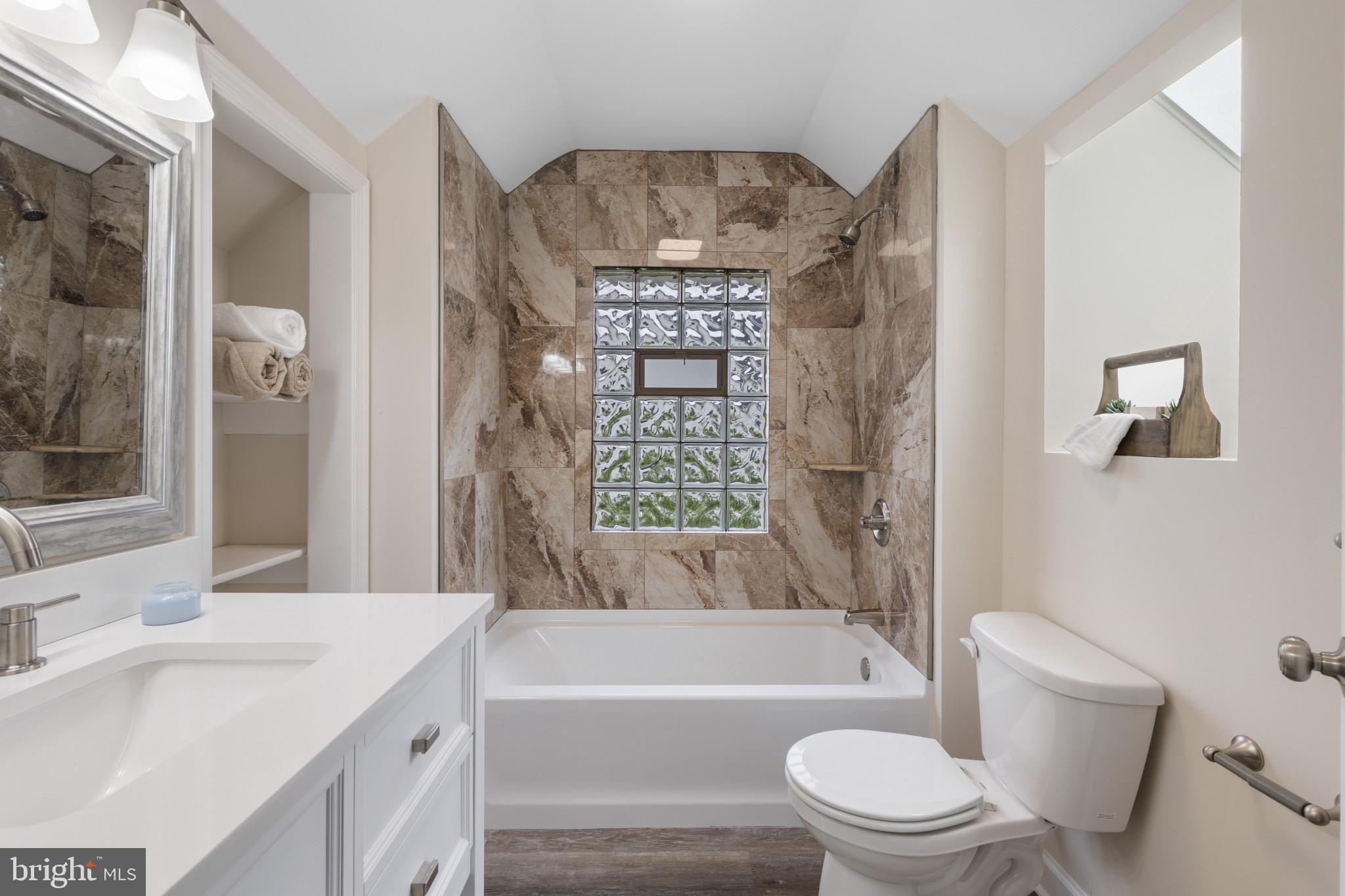 LINWOOD - Residential