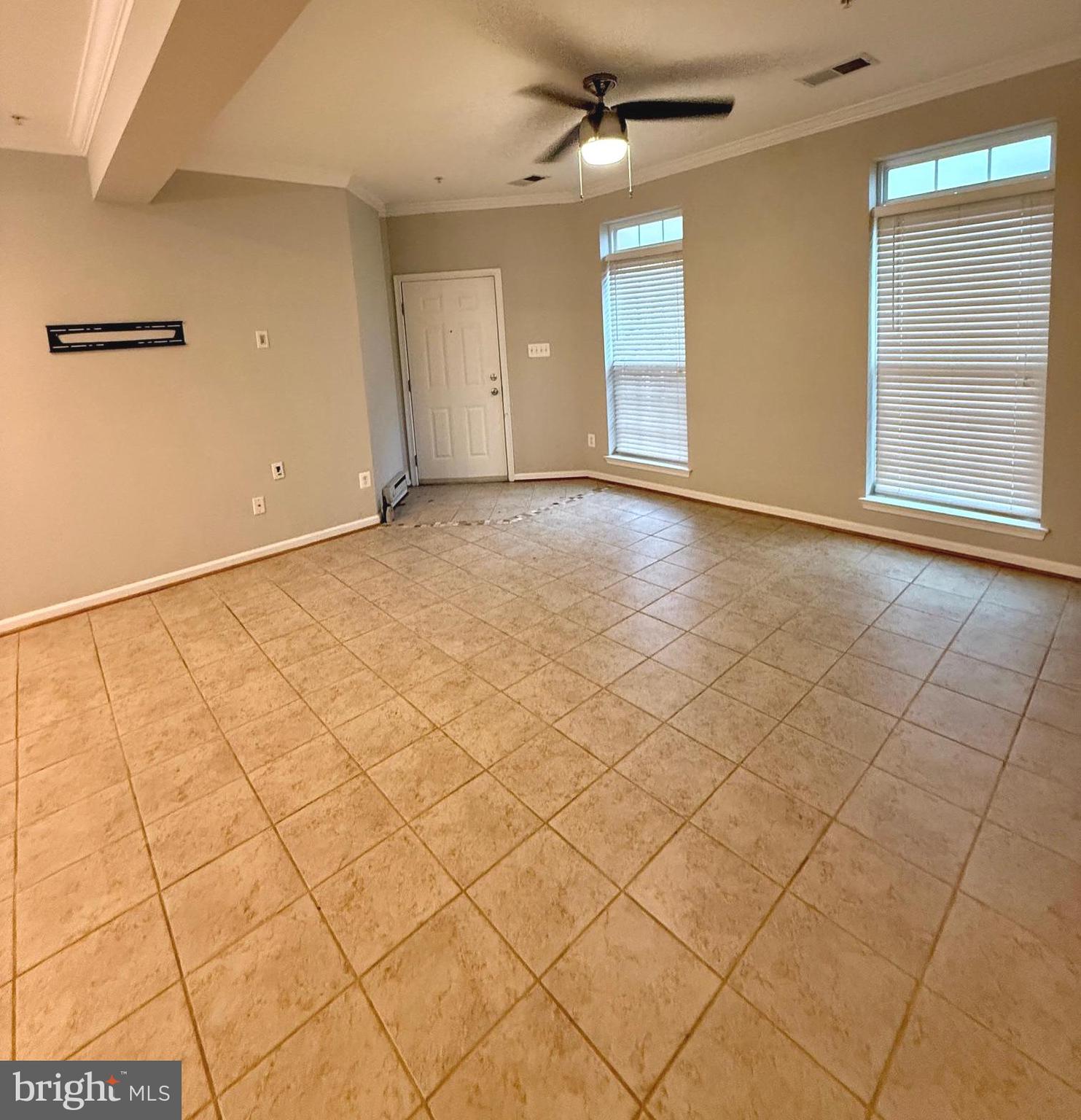 POTOMAC CLUB CONDOMINIUMS - Residential Lease