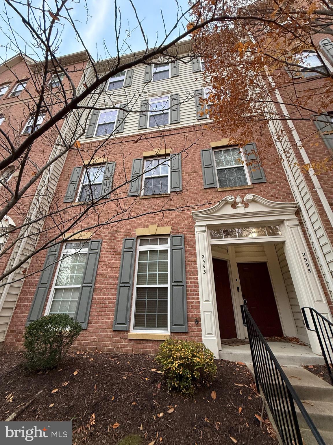 POTOMAC CLUB CONDOMINIUMS - Residential Lease