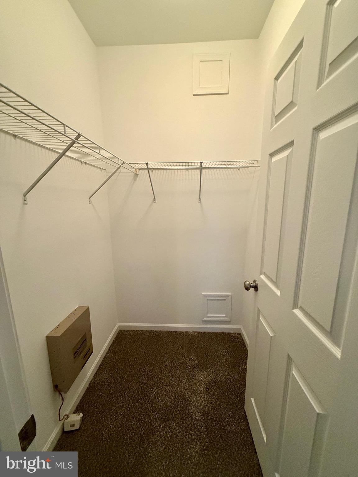 POTOMAC CLUB CONDOMINIUMS - Residential Lease