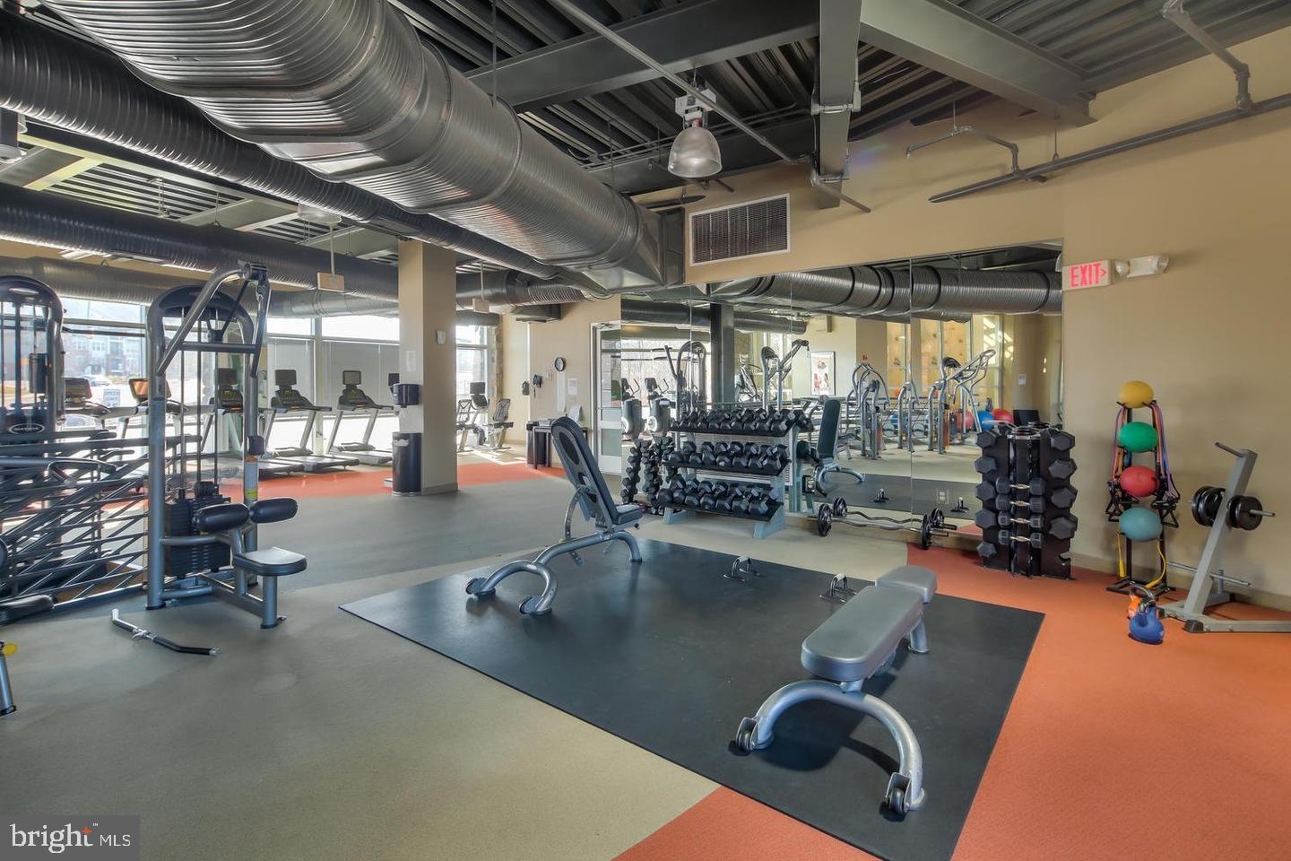 POTOMAC CLUB CONDOMINIUMS - Residential Lease