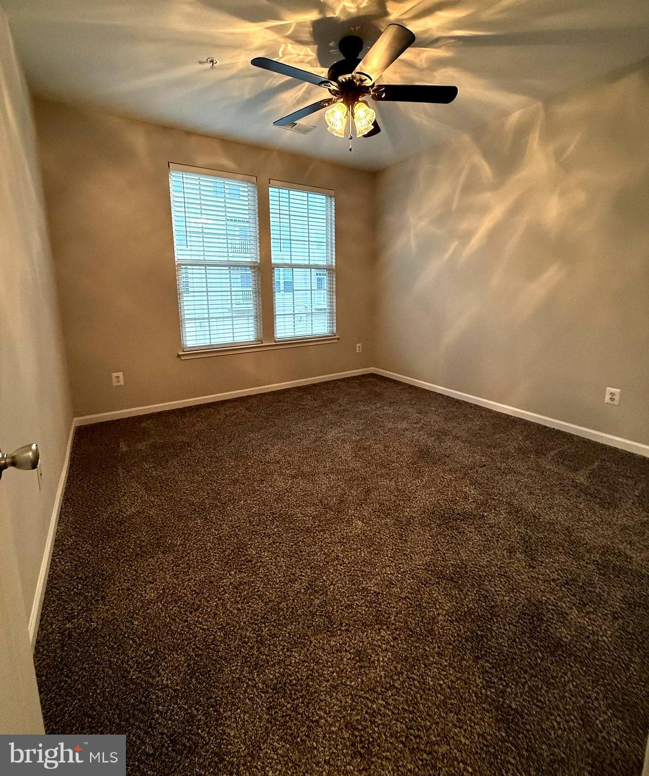 POTOMAC CLUB CONDOMINIUMS - Residential Lease