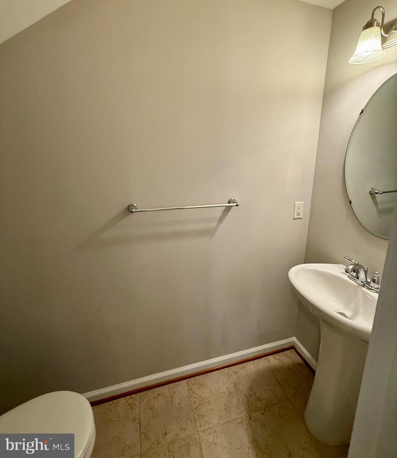 POTOMAC CLUB CONDOMINIUMS - Residential Lease