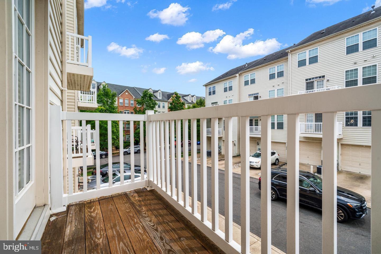 POTOMAC CLUB CONDOMINIUMS - Residential Lease