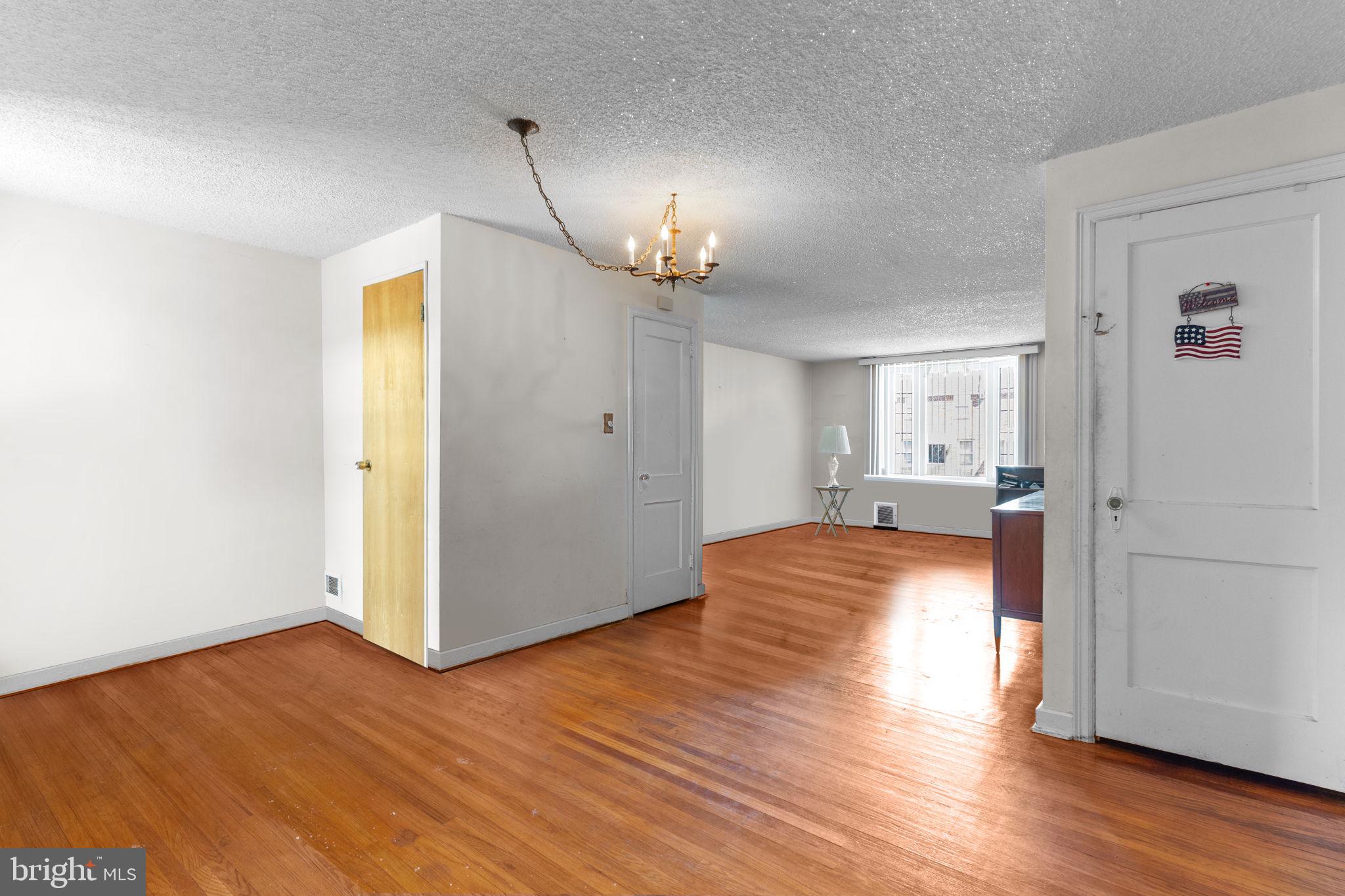 PHILADELPHIA (NORTHEAST) - Residential