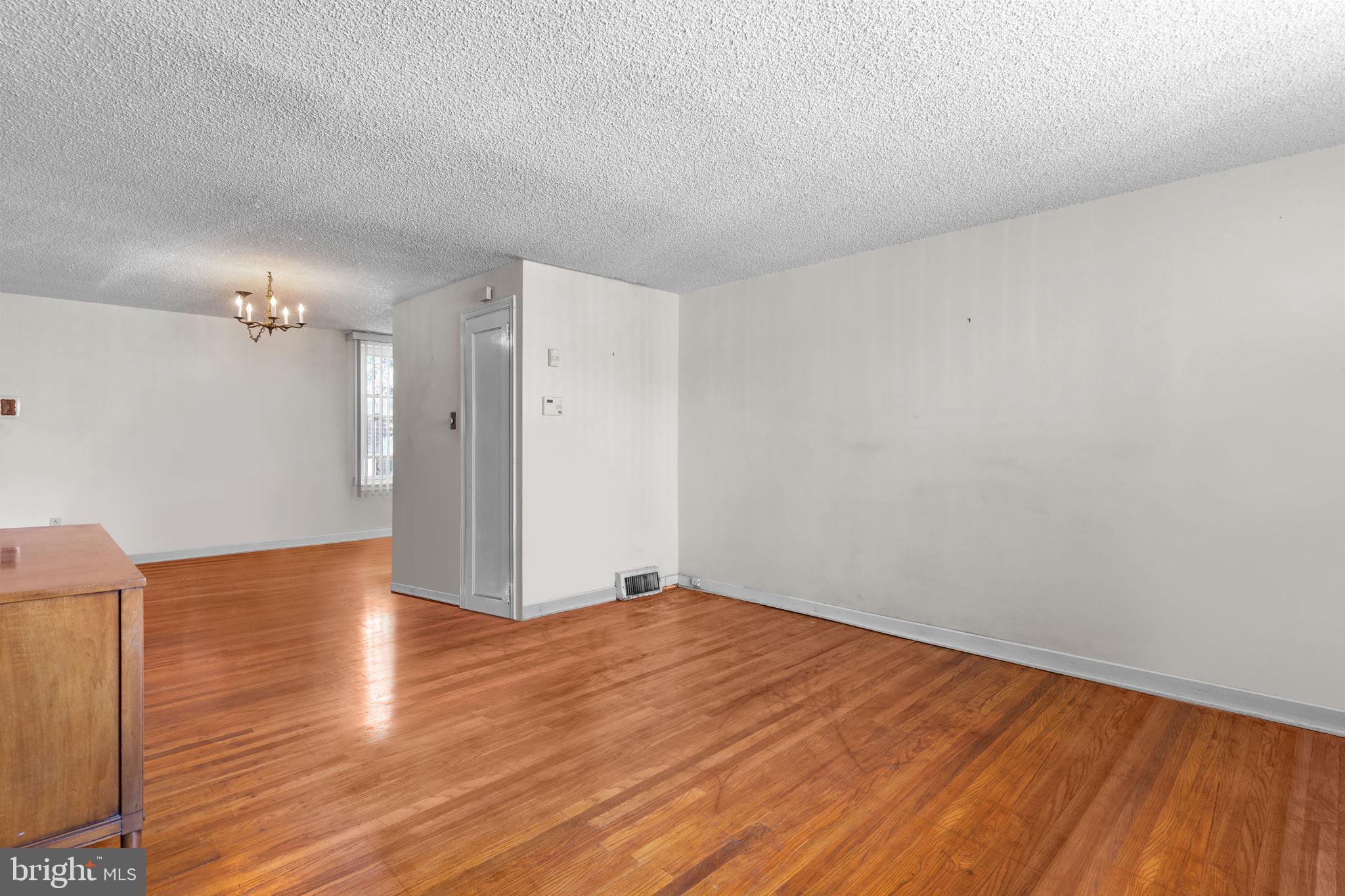 PHILADELPHIA (NORTHEAST) - Residential