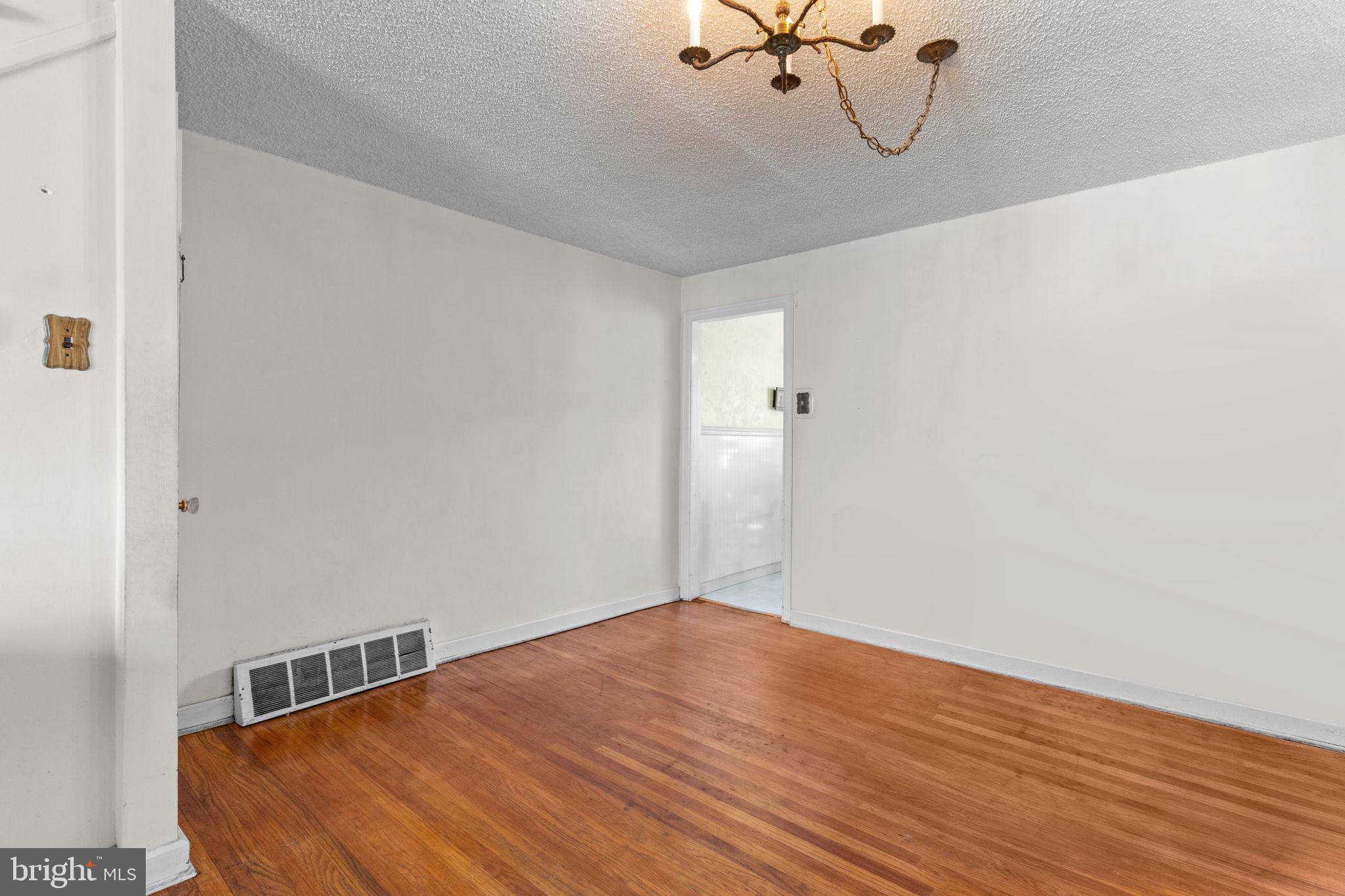 PHILADELPHIA (NORTHEAST) - Residential