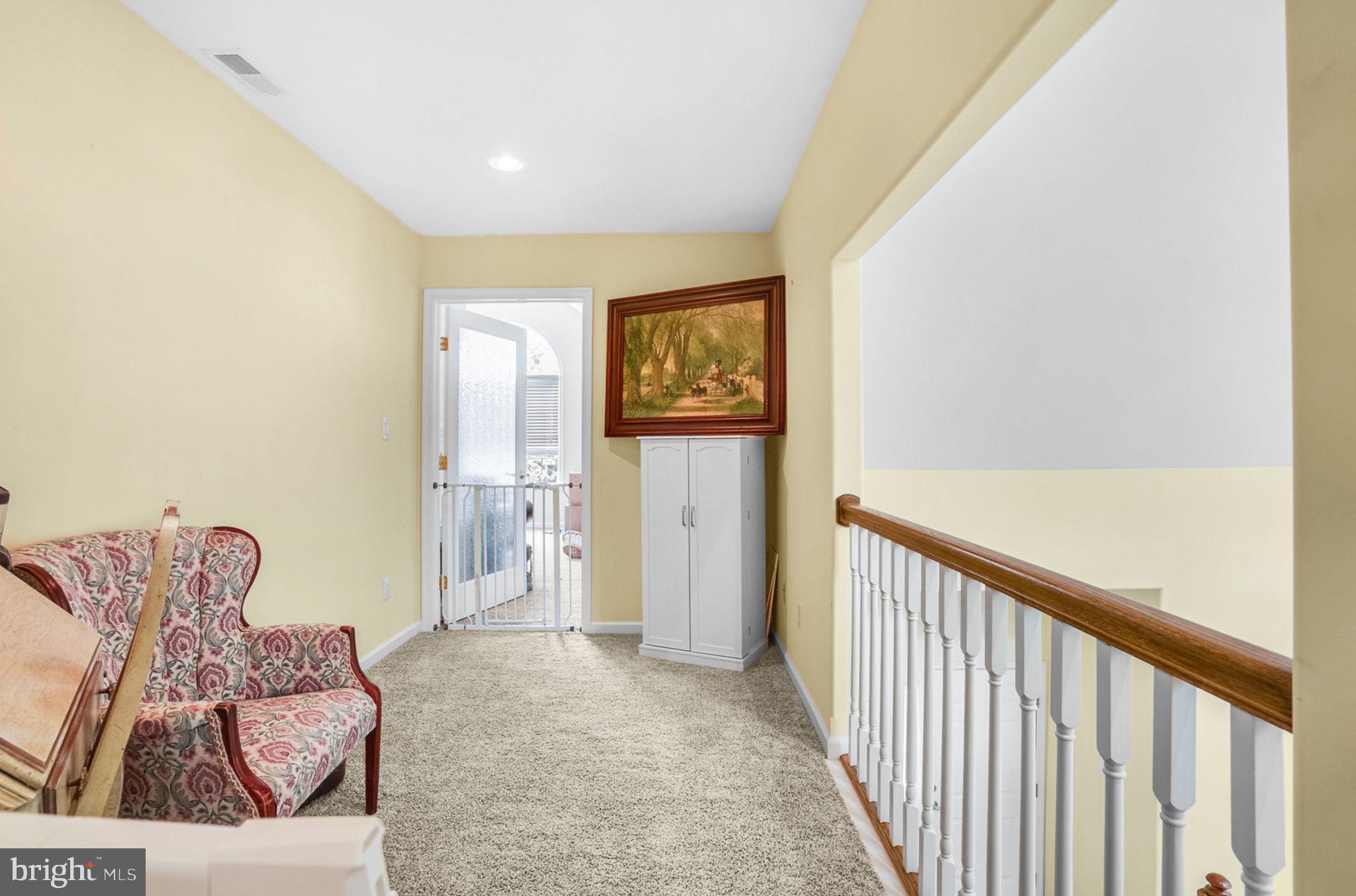 CAPTAIN'S COVE - Residential