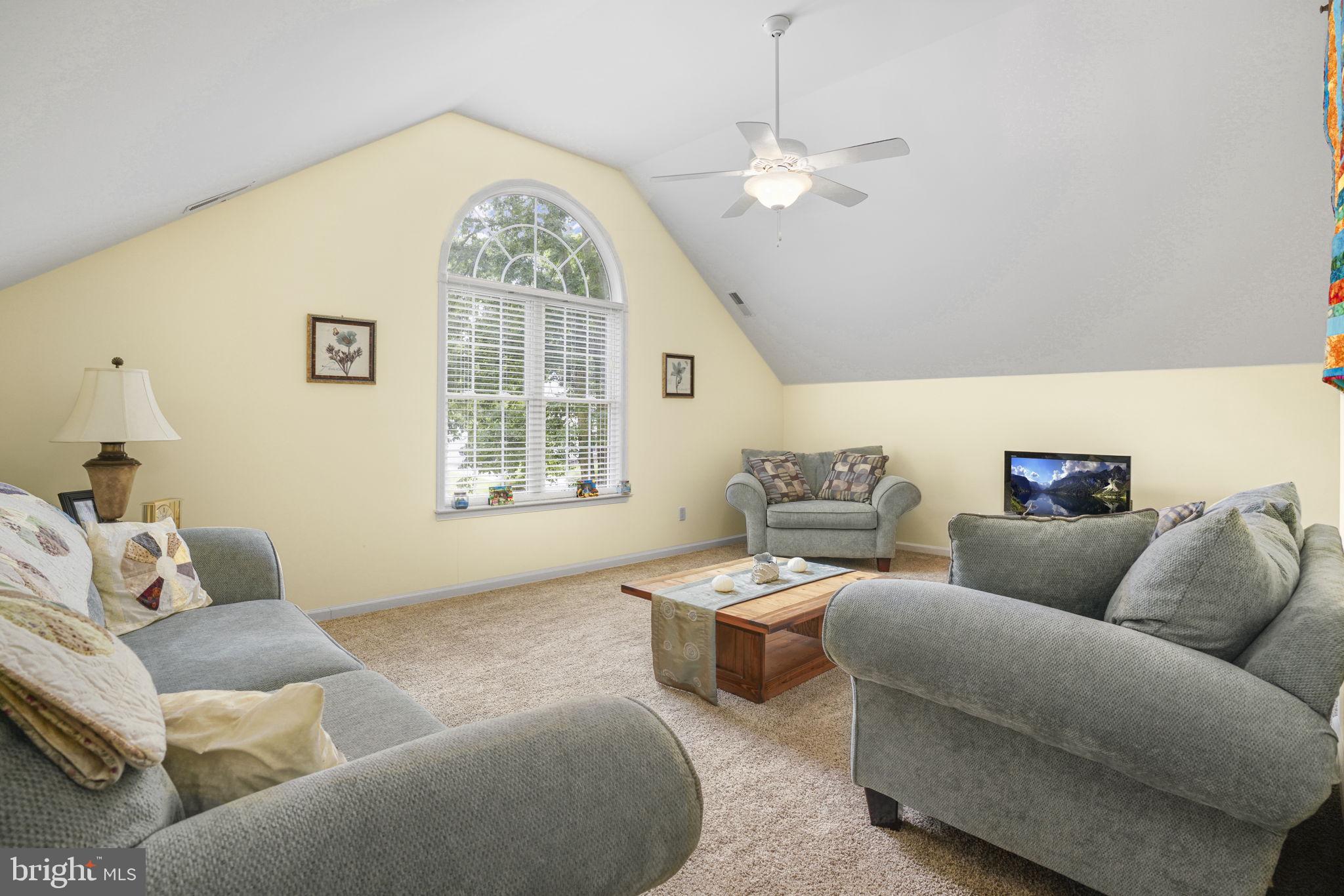 CAPTAIN'S COVE - Residential