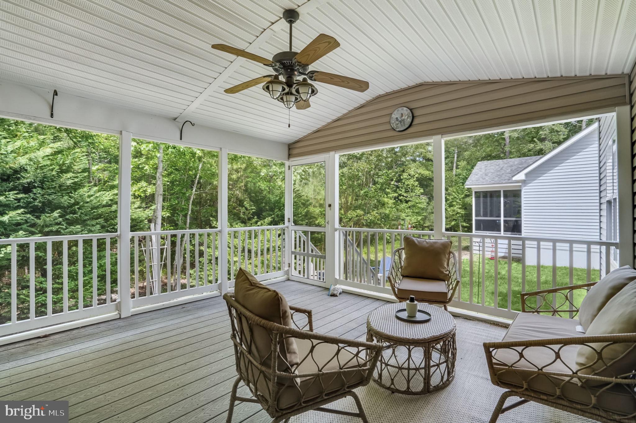 CAPTAIN'S COVE - Residential