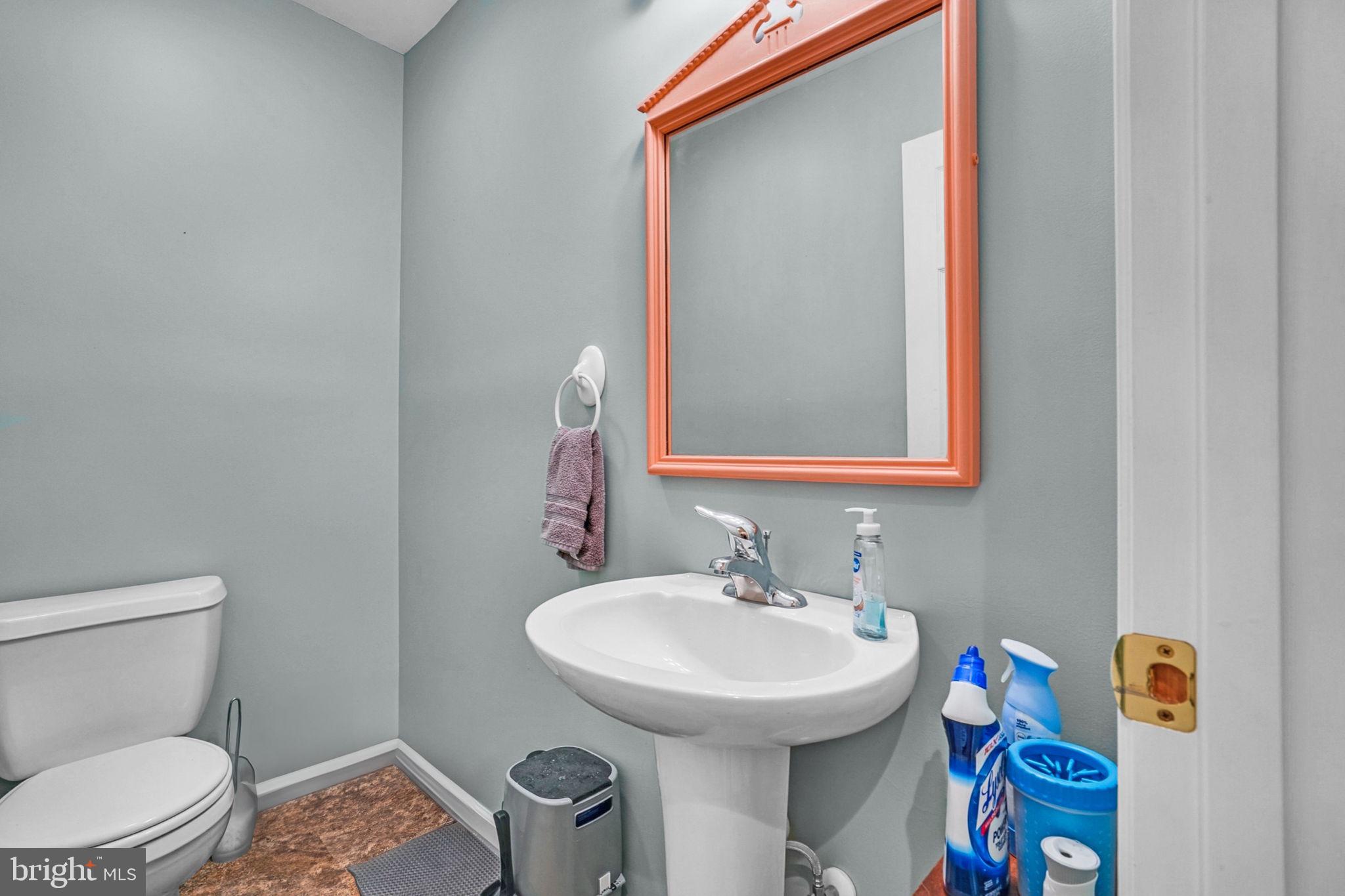 CAPTAIN'S COVE - Residential