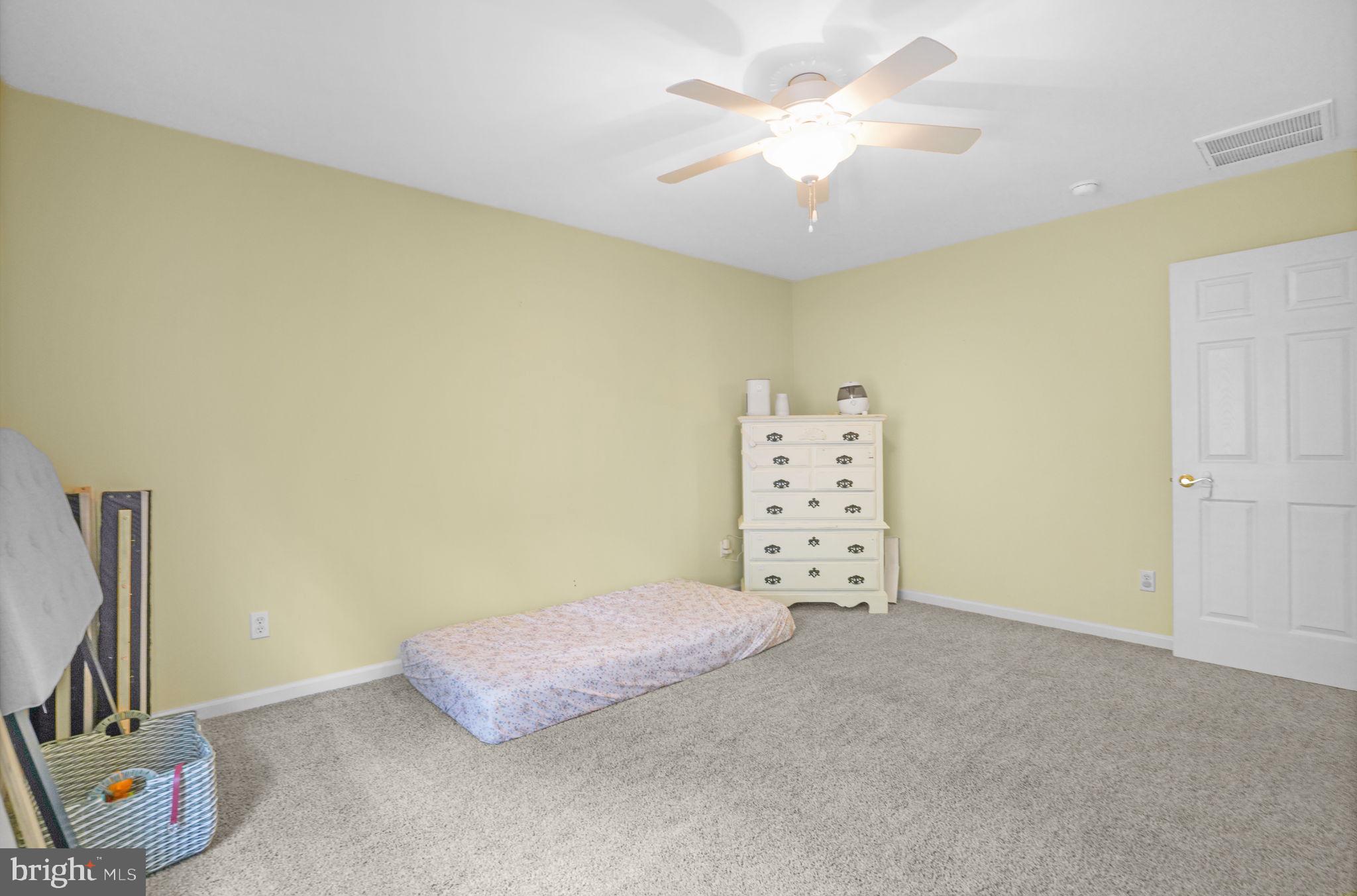 CAPTAIN'S COVE - Residential