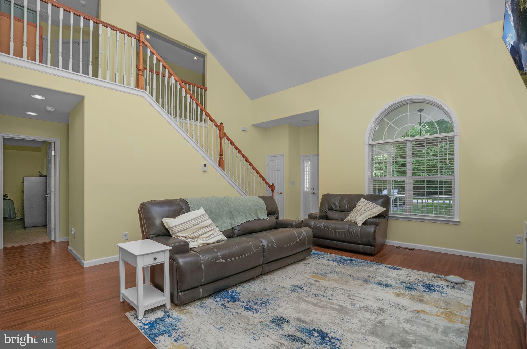 CAPTAIN'S COVE - Residential