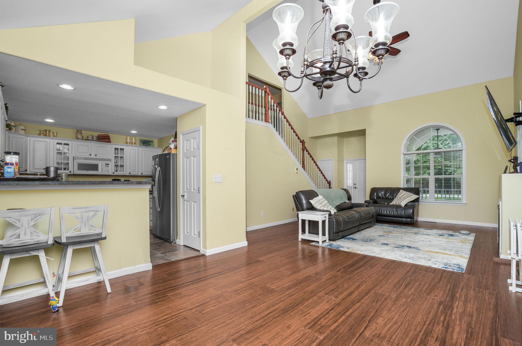 CAPTAIN'S COVE - Residential