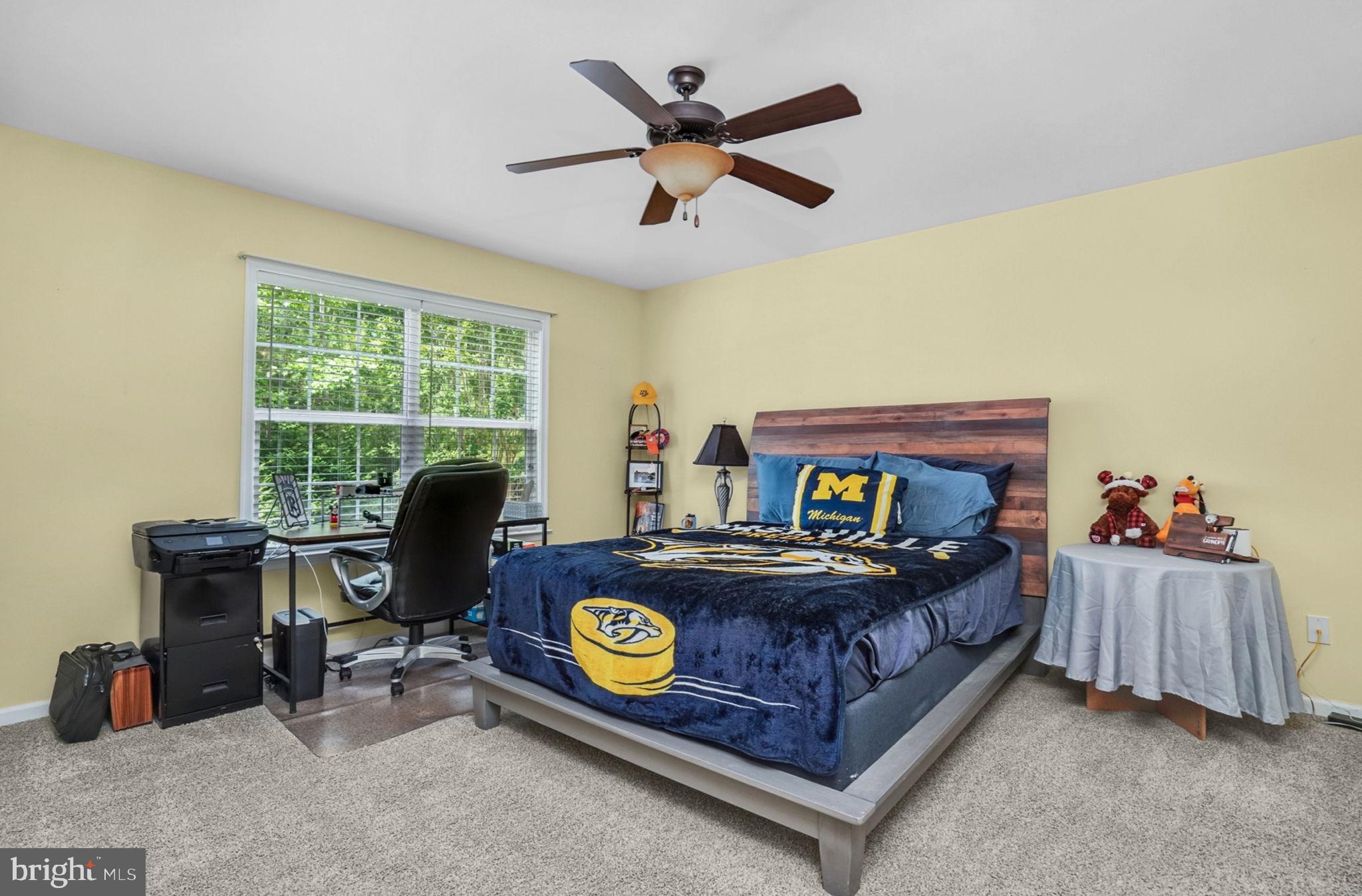 CAPTAIN'S COVE - Residential