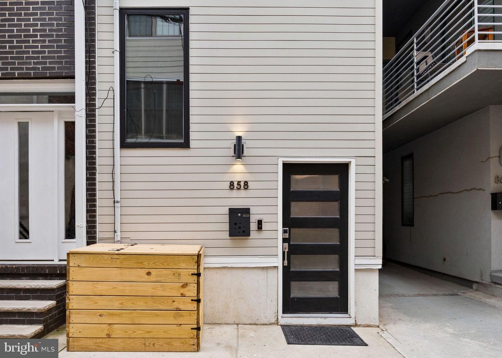 Photo of 858 N Leithgow Street, PHILADELPHIA, PA 19123 (MLS # PAPH2552546)