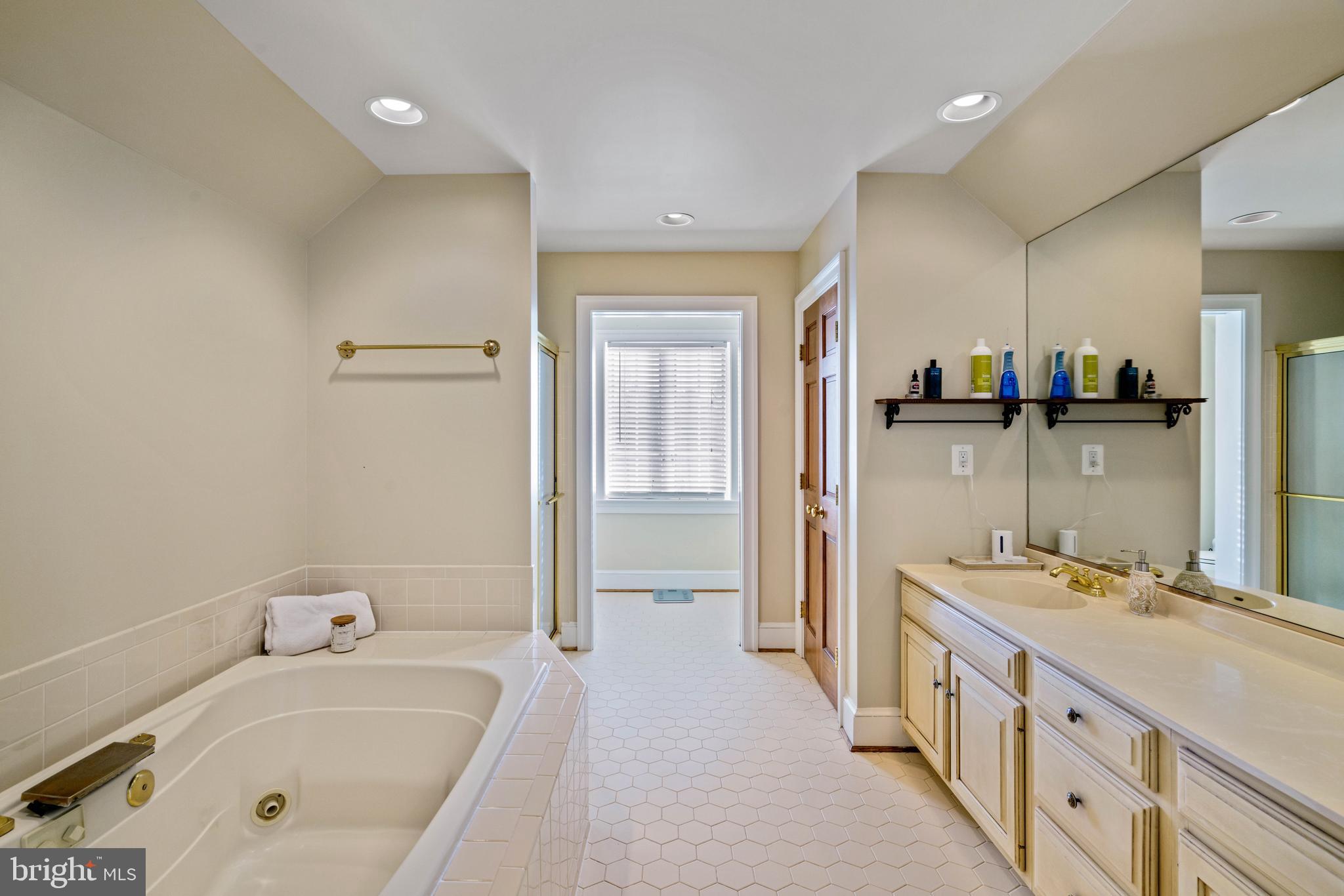 LAWNVALE ESTATES - Residential