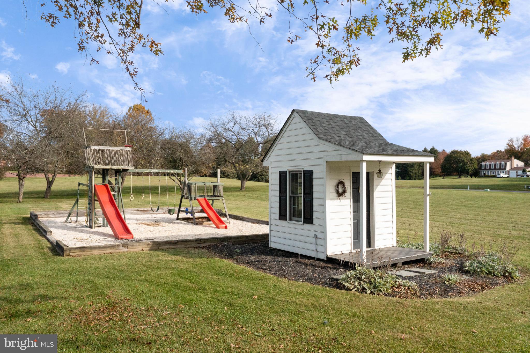 LAWNVALE ESTATES - Residential