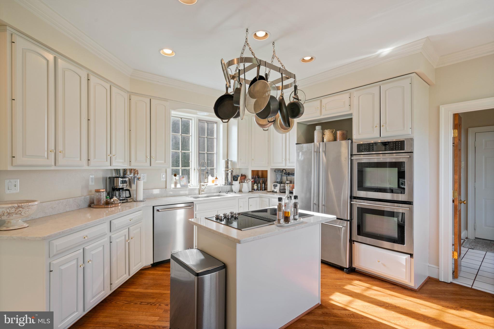 LAWNVALE ESTATES - Residential