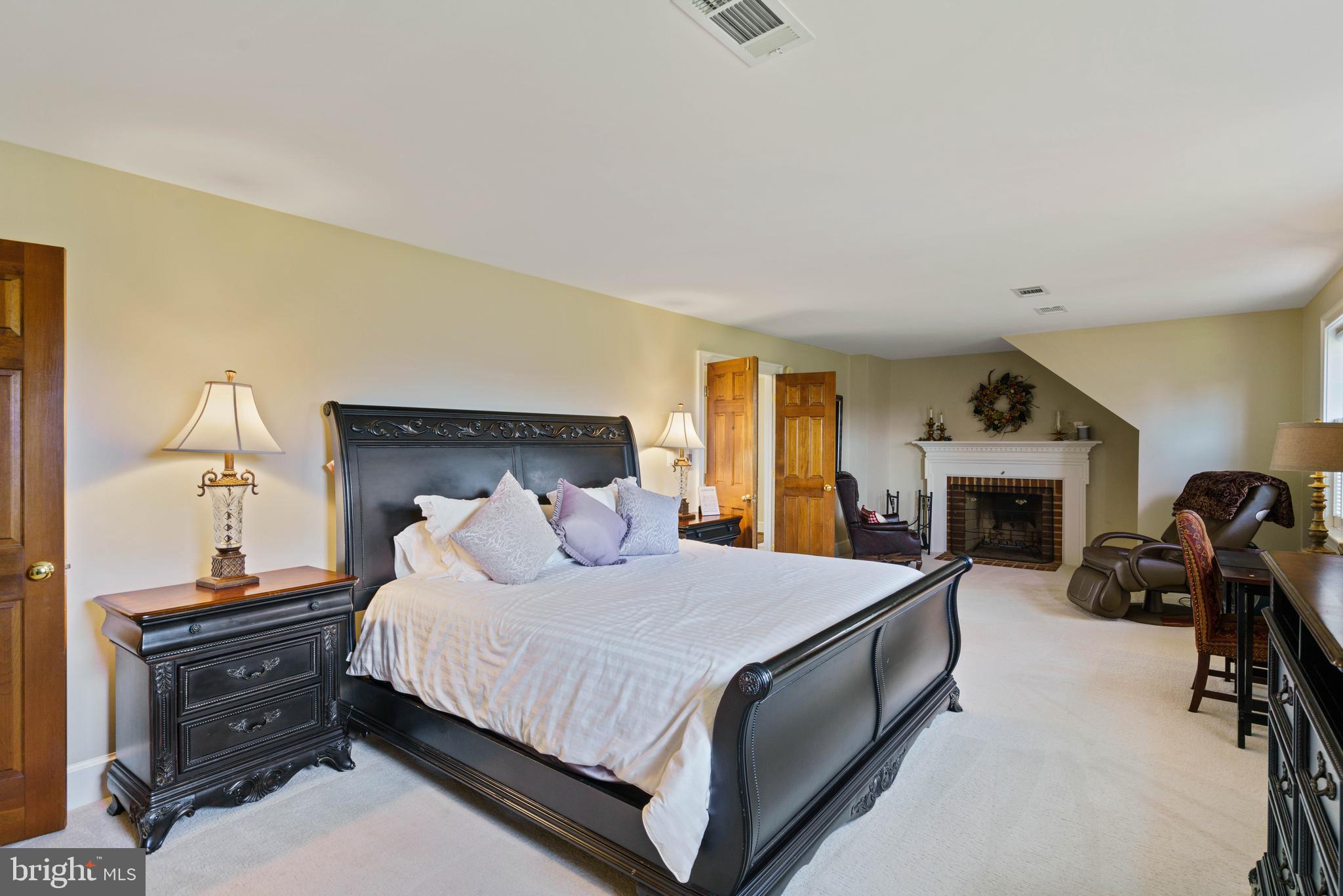 LAWNVALE ESTATES - Residential